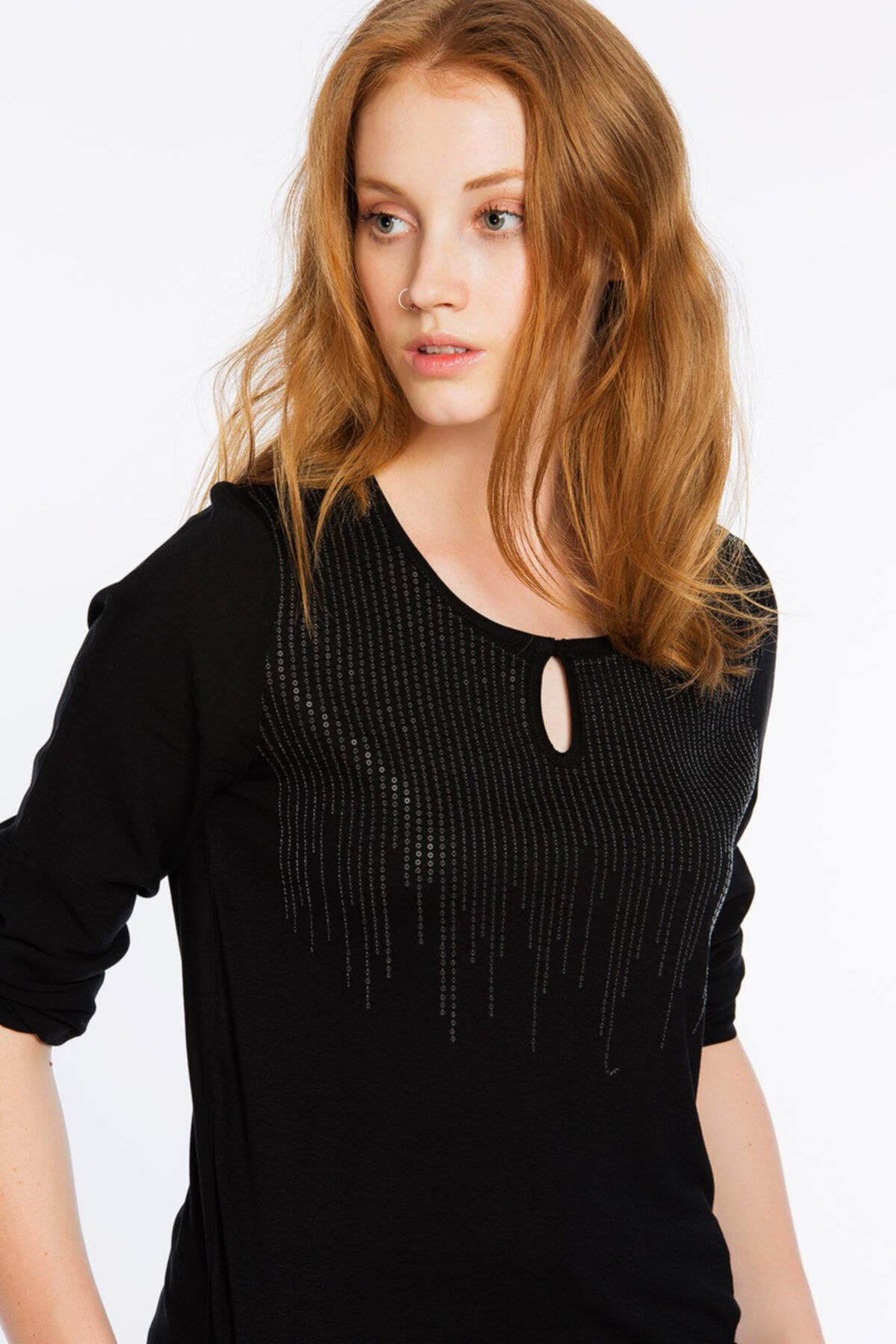 Bexy Venice  El Yapımı Batik Ve Pul Detaylı Siyah Bluz 160011-2