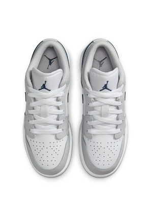 Air Jordan 1 Low Kadın Sneaker Ayakkabı Image 3