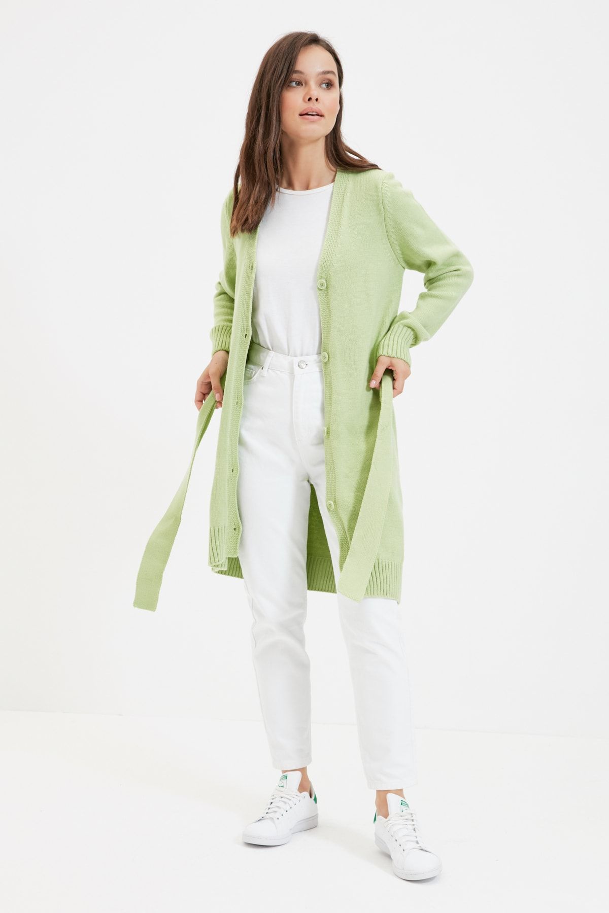 Trendyol Modest Yeşil Kuşaklı V Yaka Düğmeli Uzun Triko Hırka TCTAW22TH0006