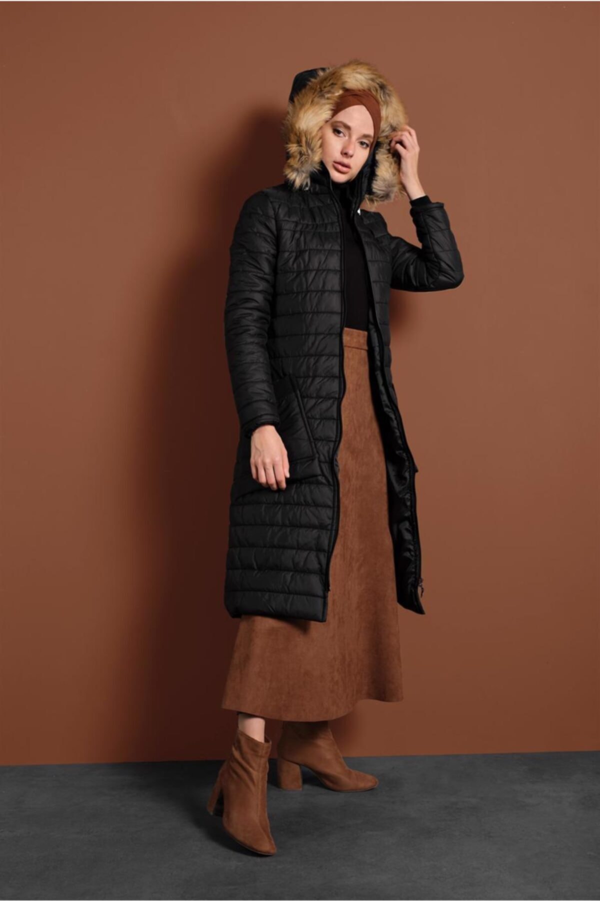 TRENDTESETTÜR Kadın Siyah Büyük Cep Detaylı Kapüşonlu Şişme Mont T 1206