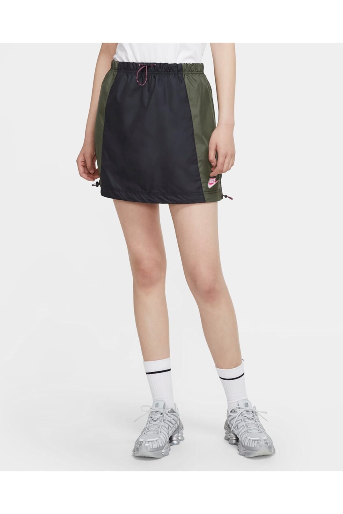 Nike Kadın Siyah Dokuma Etek
