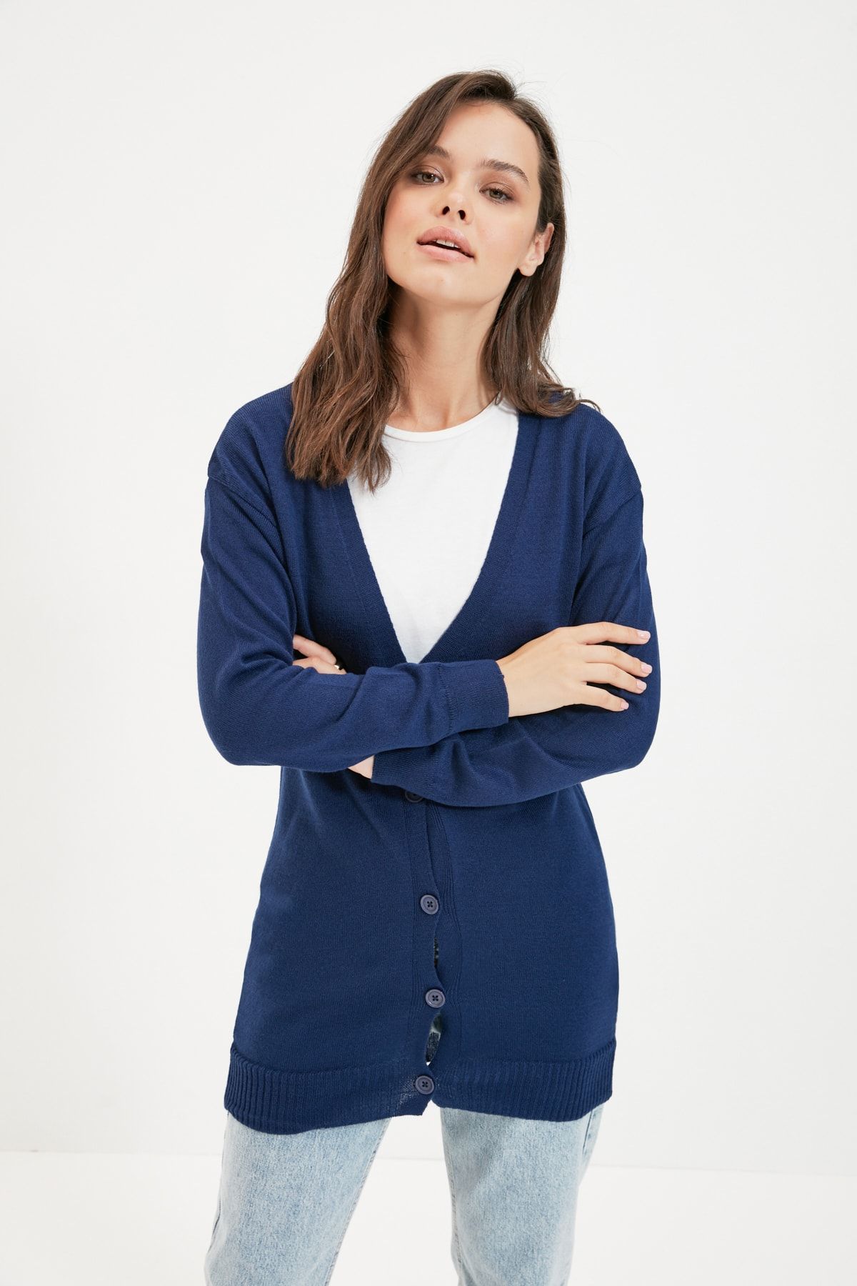 Trendyol Modest Indigo V Yaka Düğmeli Uzun Triko Hırka TCTAW22TH0003