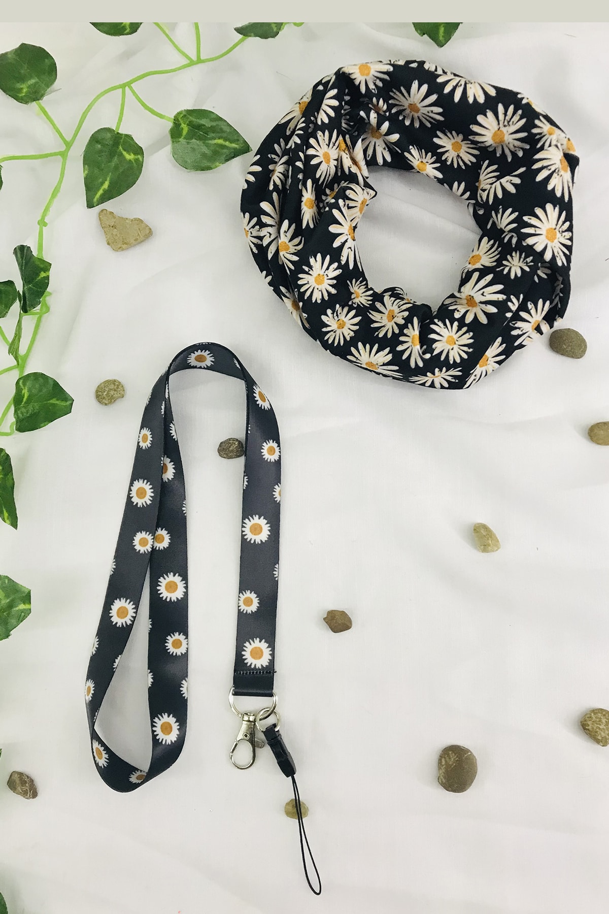 MODAZEY Papatya Desenli Boyunluk & Boyun Ipi Seti