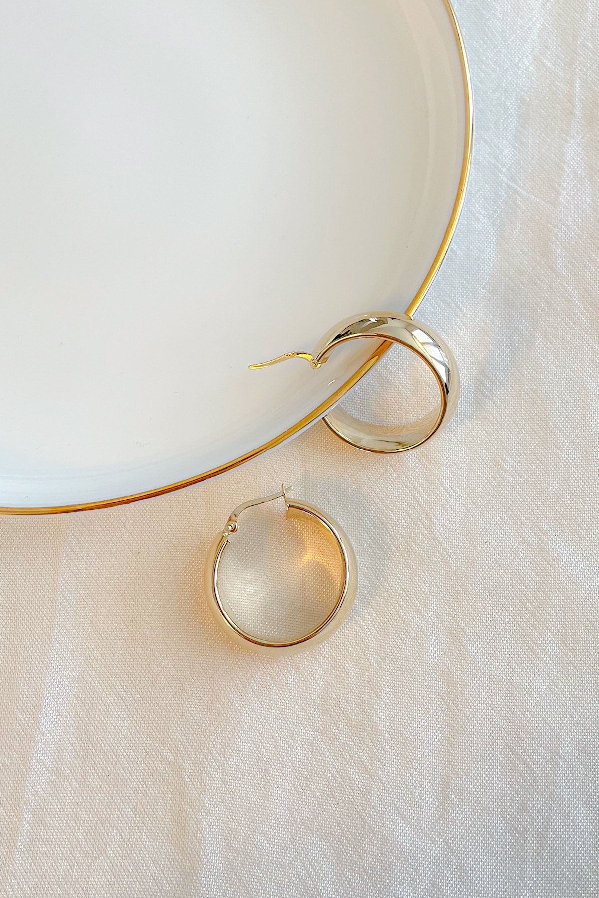 Selika Kuyumculuk Kadın 14 Ayar Altın Minimal Alyans Model Düz Halka Küpe