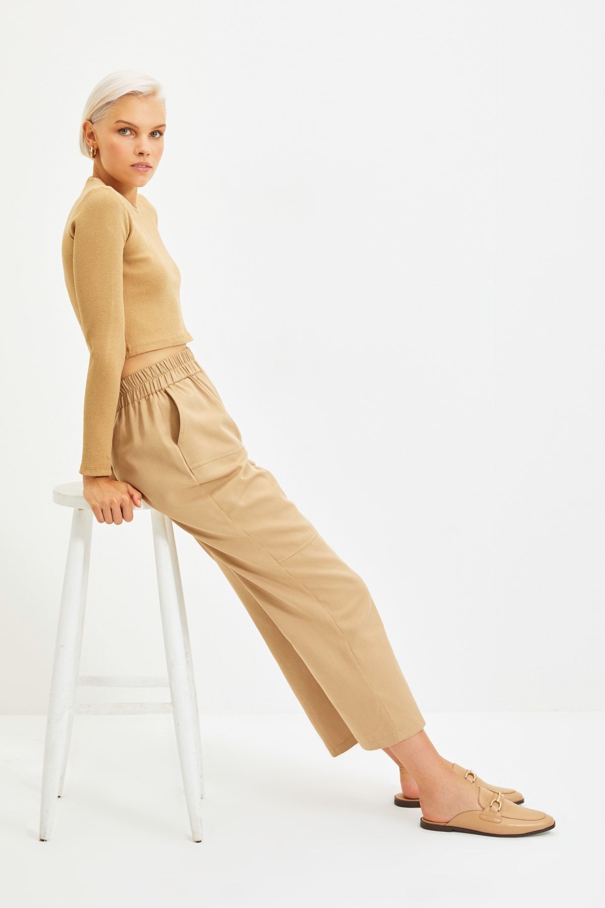 TRENDYOLMİLLA Camel Fermuar Detaylı Pantolon TWOAW22PL0156