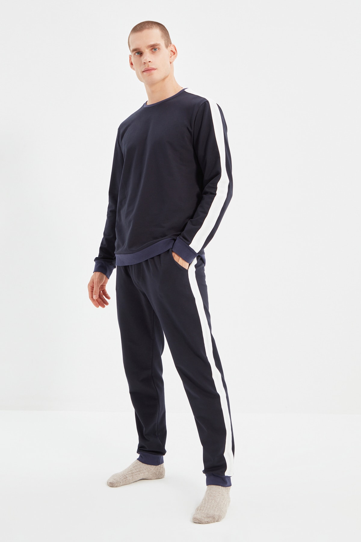 TRENDYOL MAN Lacivert Yanları Şeritli Örme Pijama Takımı THMAW21PT0828
