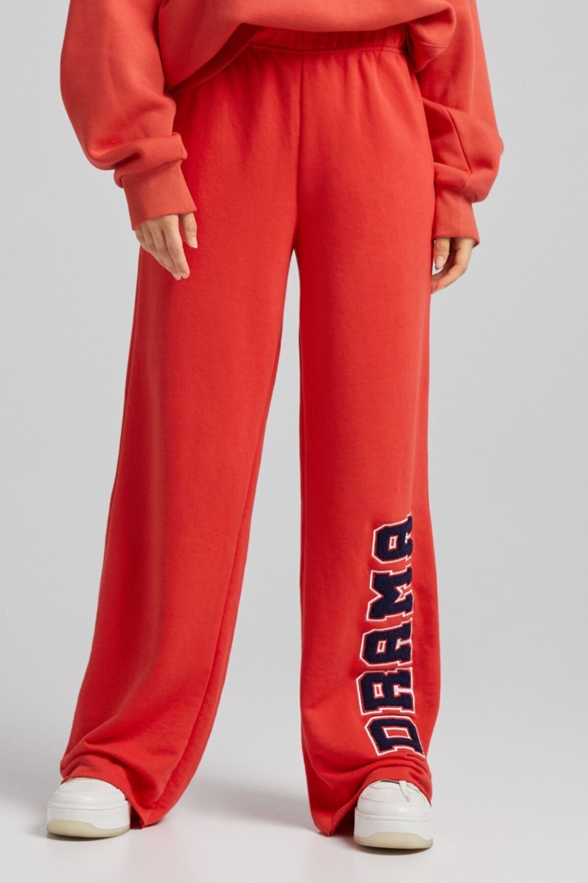 Bershka İşlemeli Pamuklu Straight Fit Pantolon