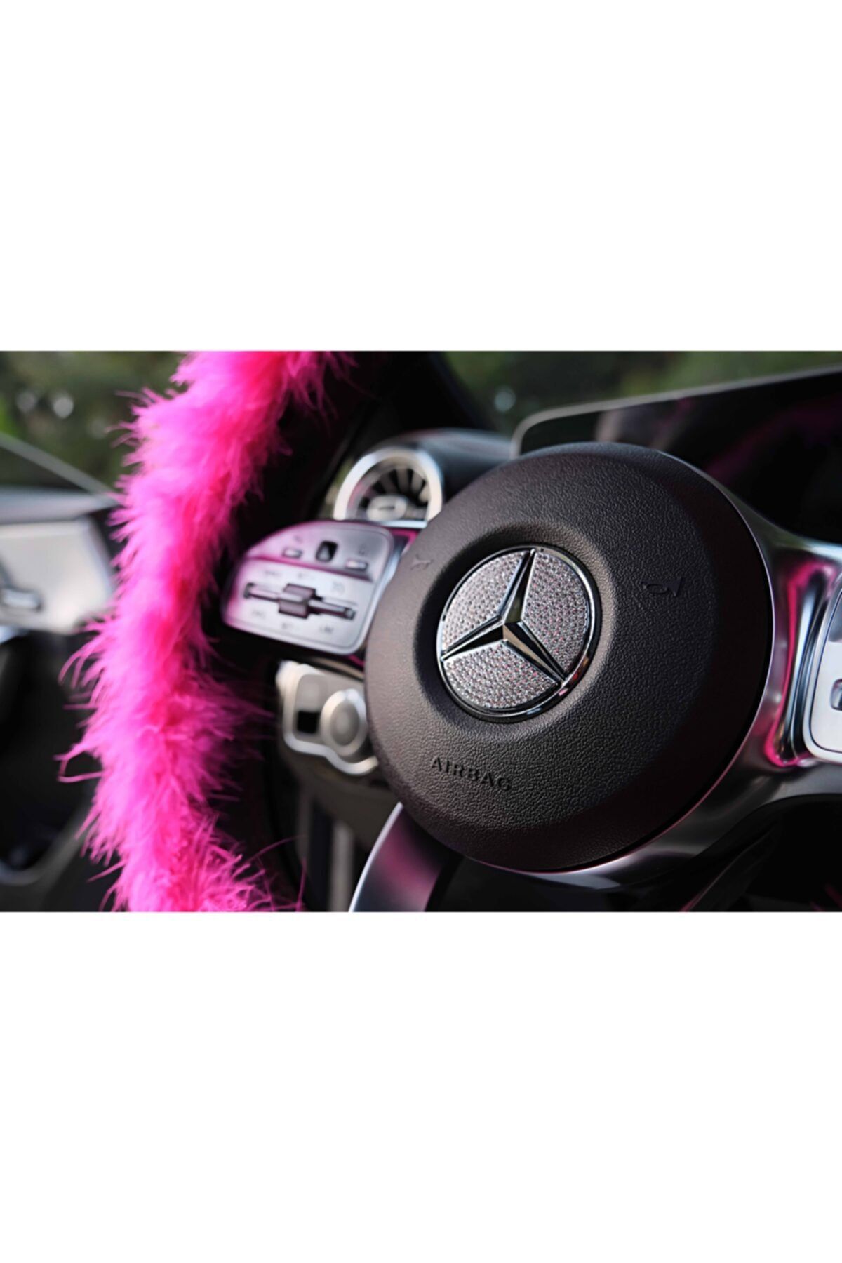 TASARIM ARABAM ATİKE ELİF AKIN Gümüş Rengi Swarovski Taşlı Fuşya Tüylü Araba Direksiyon Kılıfı