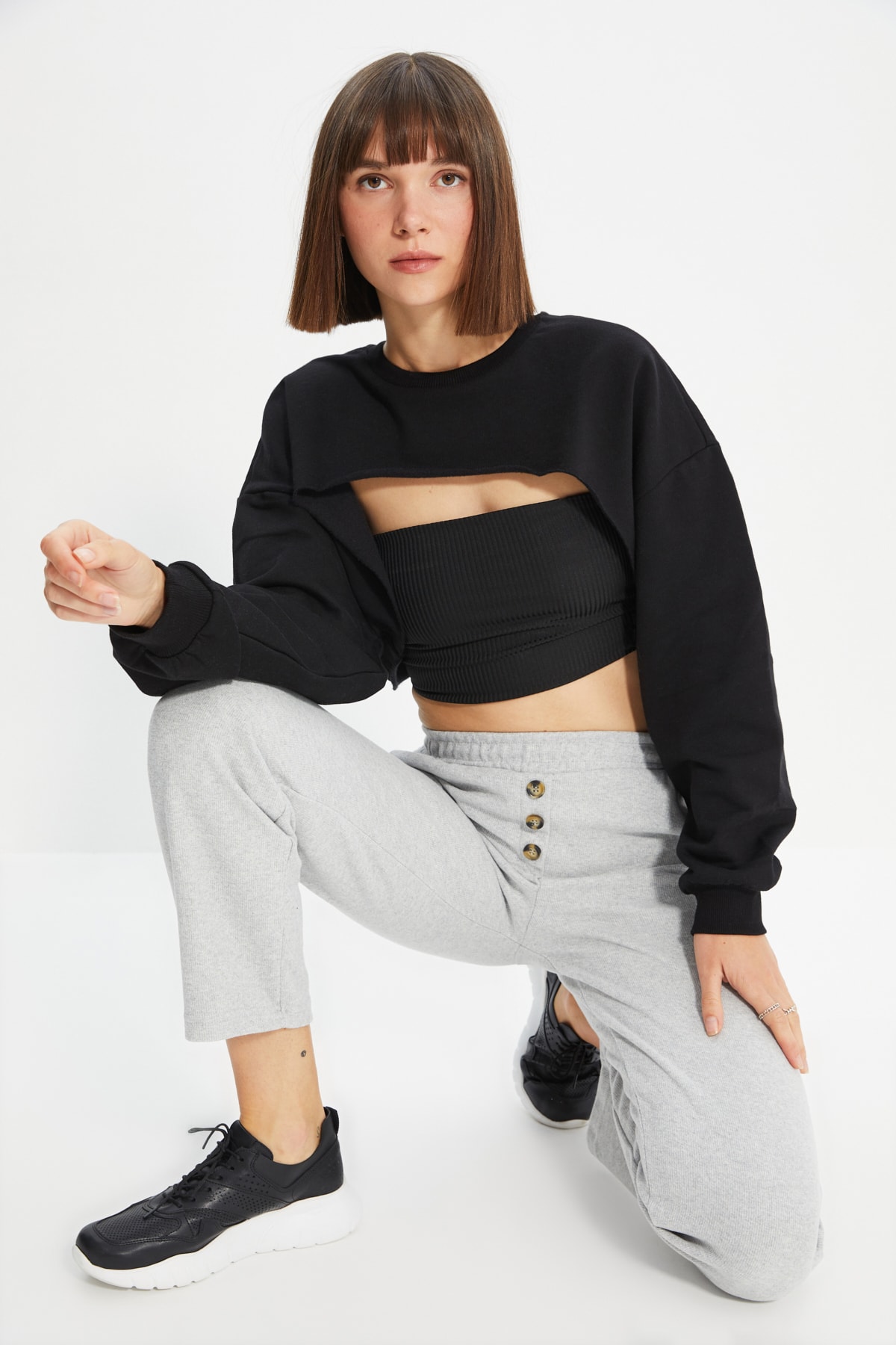 TRENDYOLMİLLA Gri Basic Jogger Örme Eşofman Altı TWOAW22EA0132