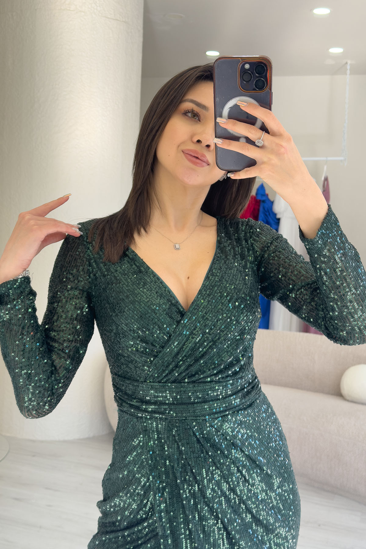 لباس شب یقه بلند زنانه طرح پولک سبز زمردی دو سینه مدل جدید فصل جدید