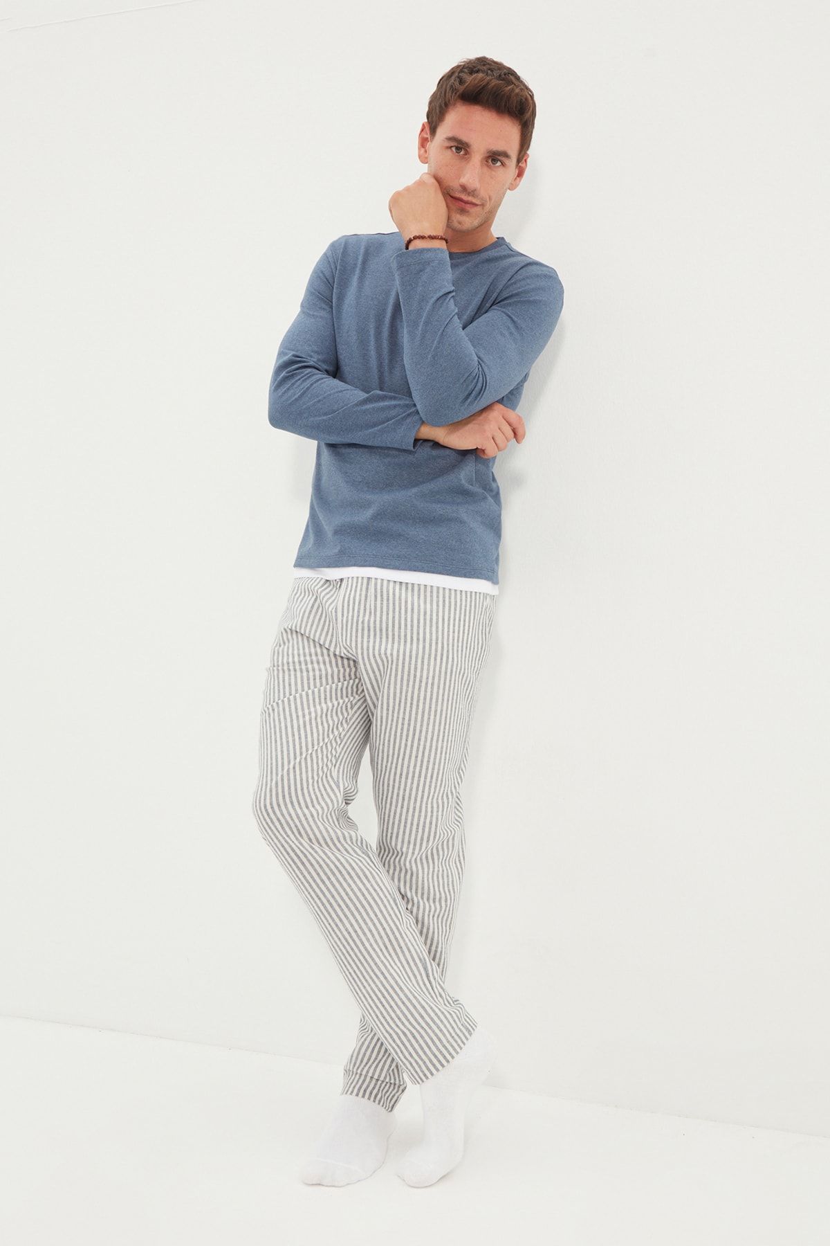 TRENDYOL MAN Mavi Erkek Regular Fit Üst Örme Alt Çizgili Dokuma Pijama Takımı THMAW22PT0429