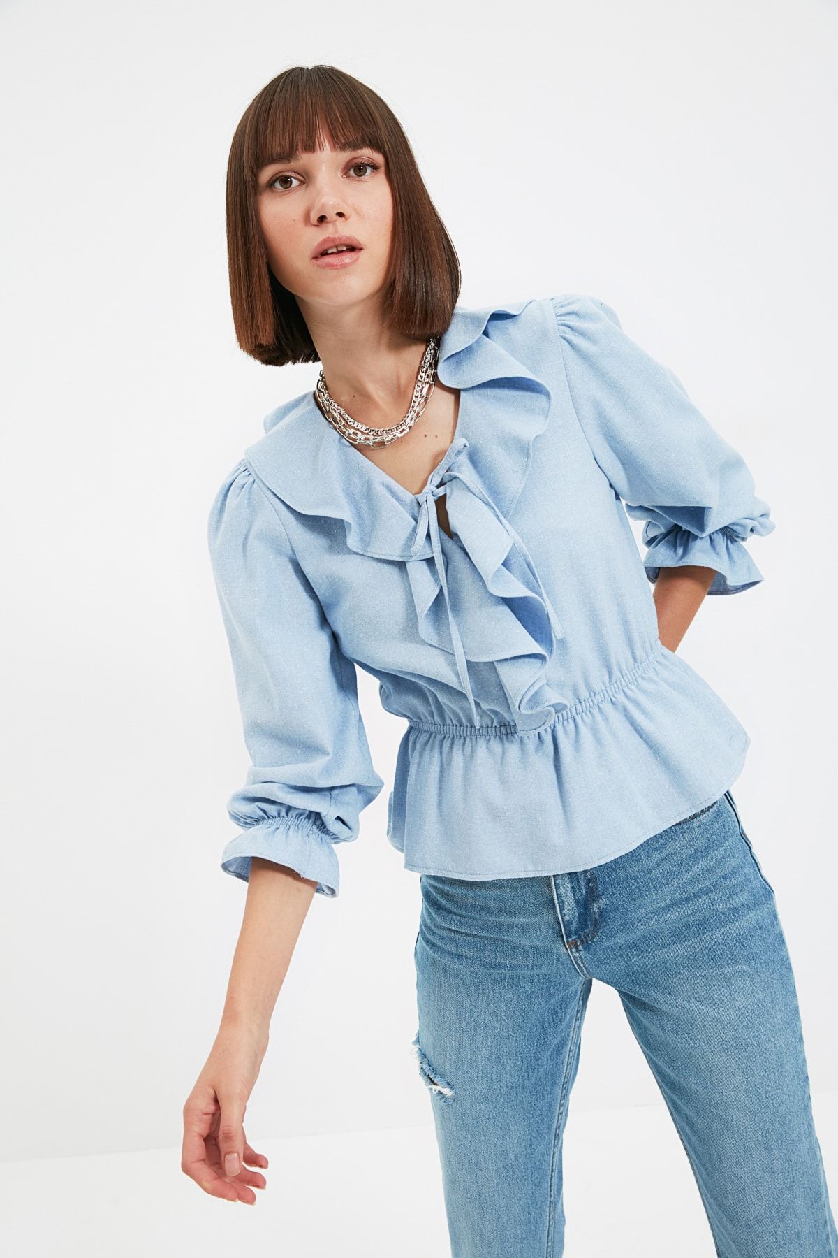 TRENDYOLMİLLA Mavi Volanlı Bluz TWOAW22BZ0746