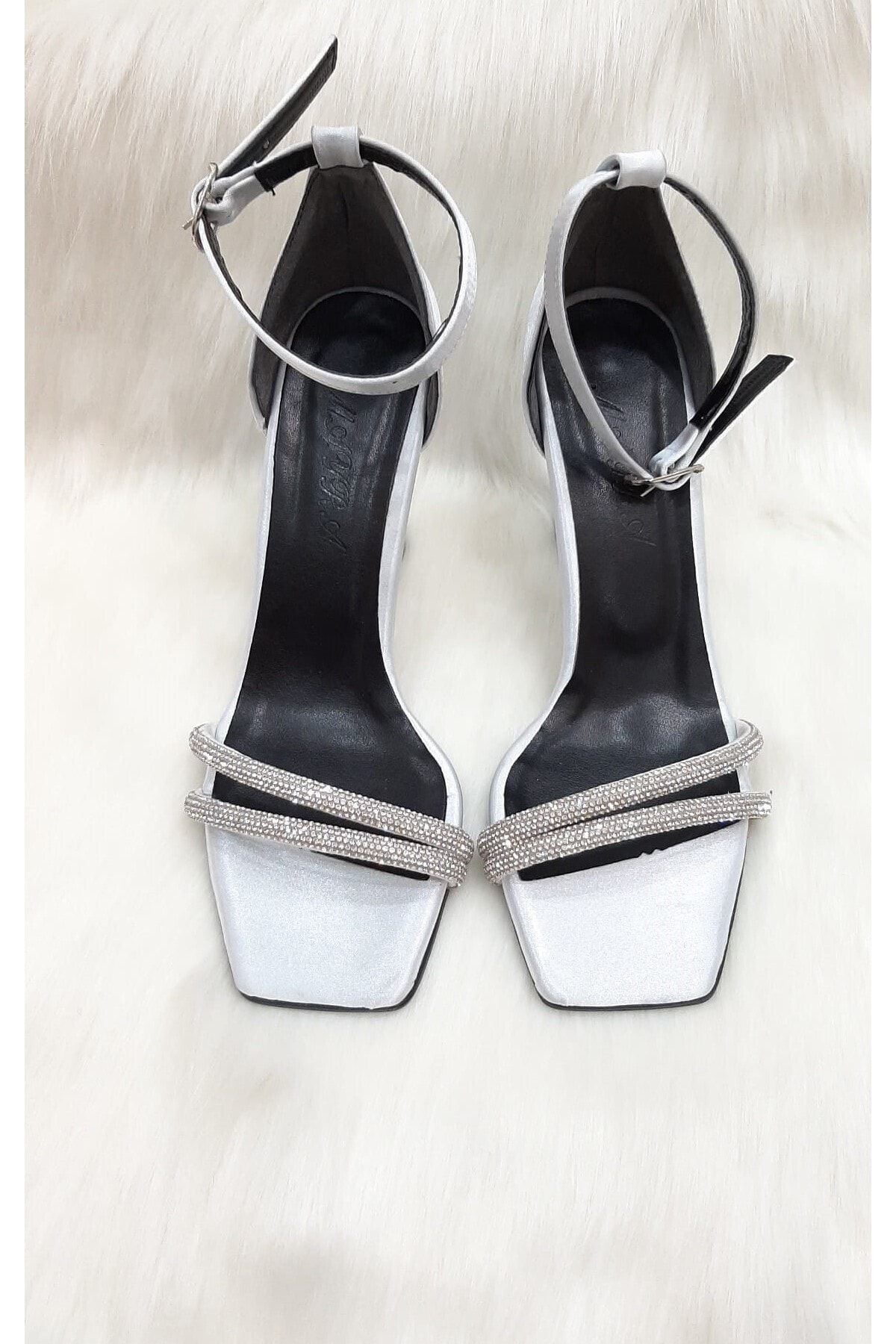 HAVVA SHOES Gümüş Saten Taşlı Kalın Topuklu Abiye Ayakkabı