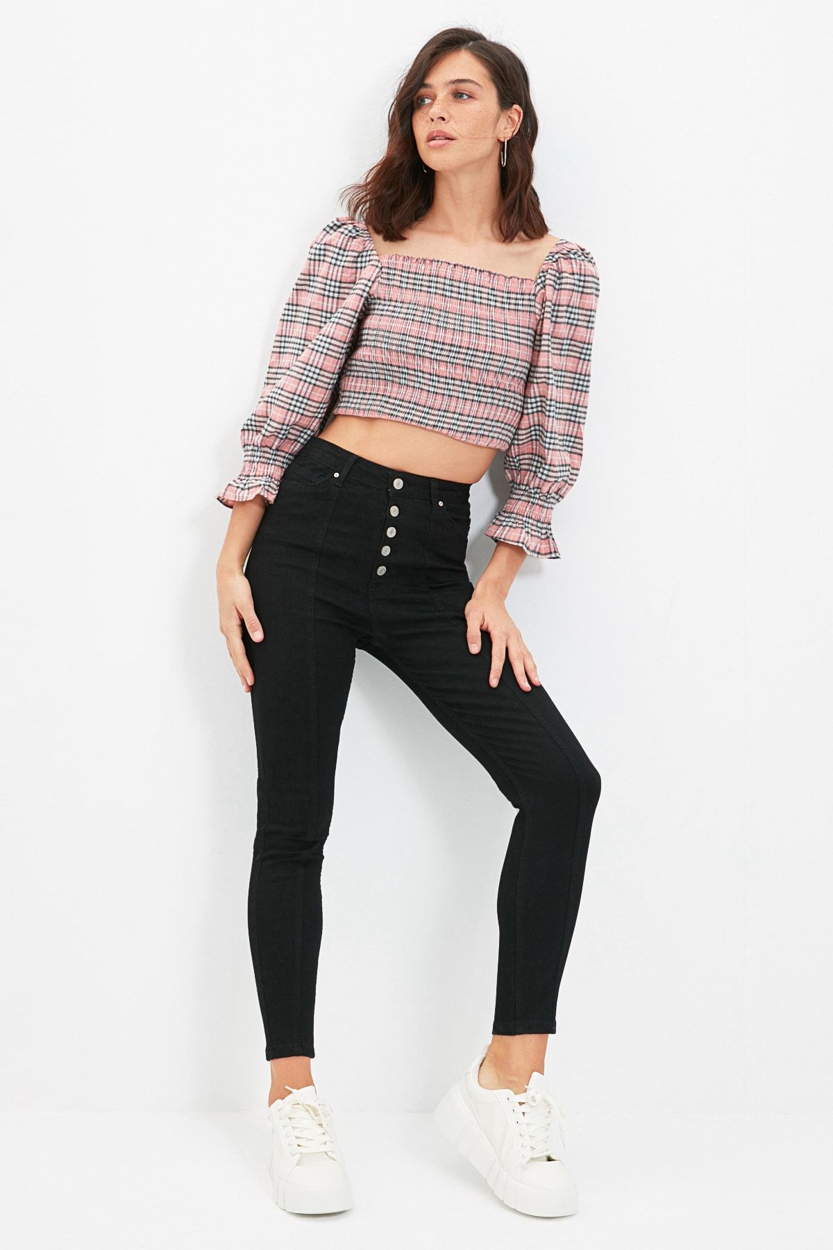 TRENDYOLMİLLA Siyah Önden Düğmeli Yüksek Bel Skinny Jeans TWOAW22JE0748