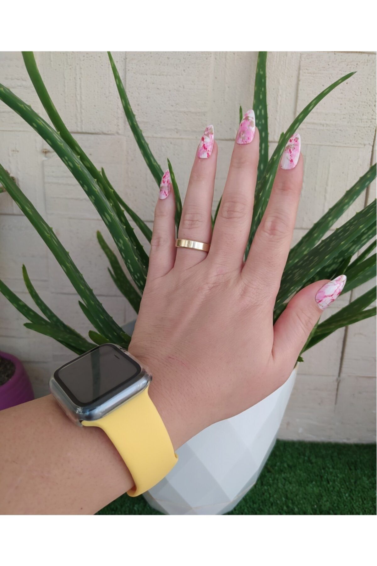 SHUSHU 12 Li Silikon Yapışkanlı Badem Model Takma Tırnak ( Parlak Desenli Pembe )