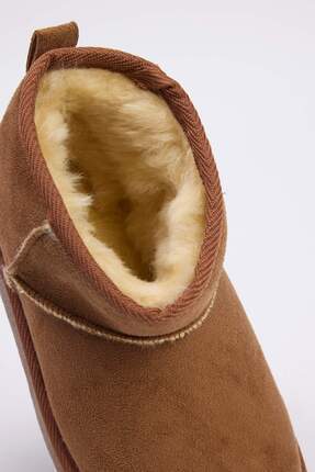 Taba İçi Kürklü Yuvarlak Burun Düz Flatform Topuklu Kadın Bot TAKAW26BO00001 Image 5