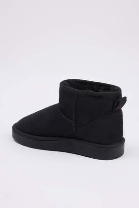 Siyah İçi Kürklü Yuvarlak Burun Düz Topuklu Kadın Bot TAKAW26BO00001 Image 4