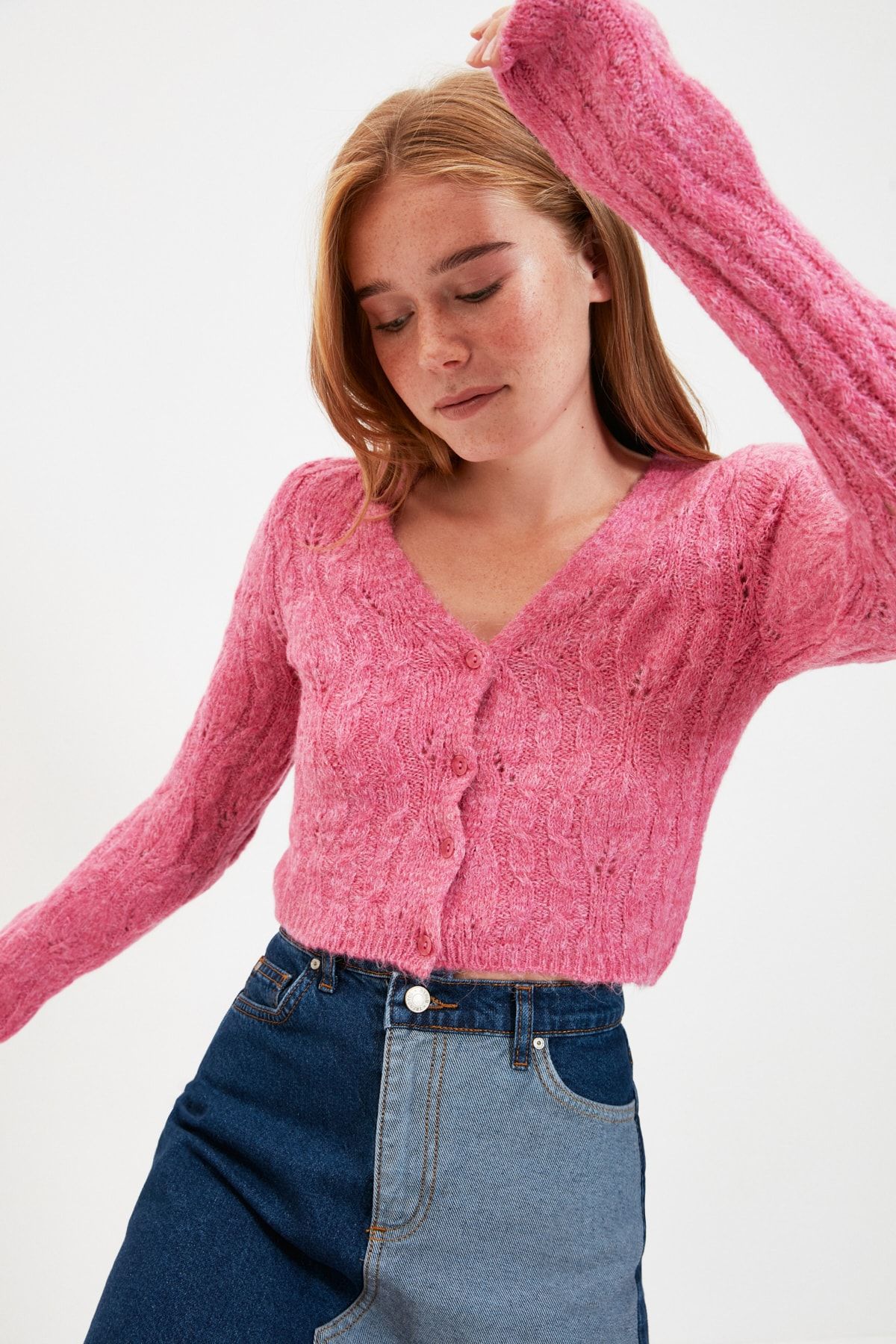 TRENDYOLMİLLA Pembe Ajurlu Crop Triko Hırka TWOAW22HI0319