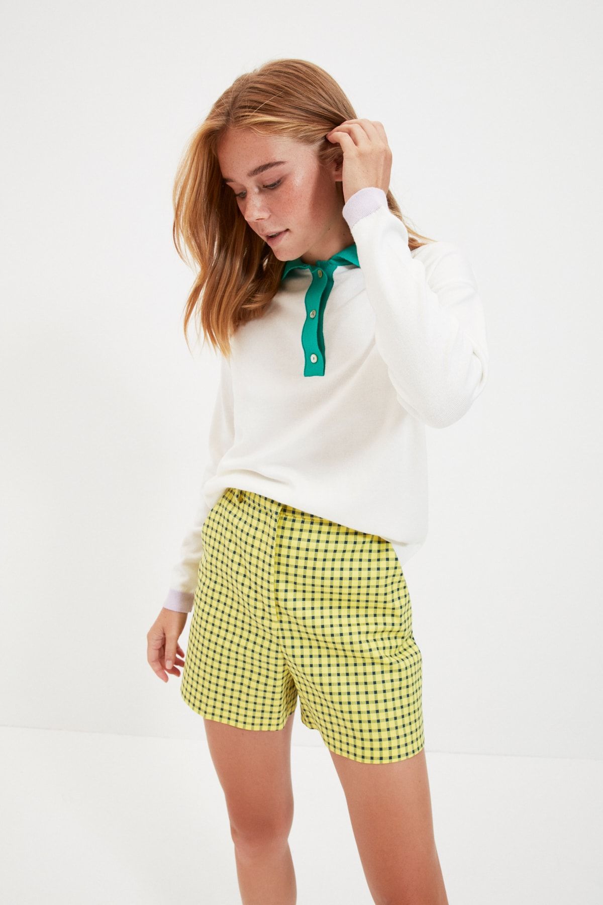 TRENDYOLMİLLA Ekru Polo Yaka Triko Kazak TWOAW22KZ2119