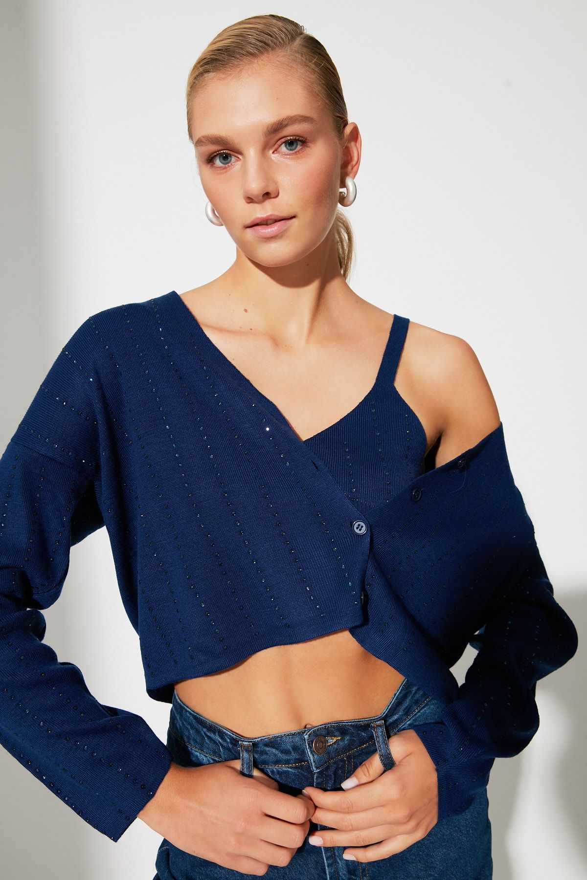 TRENDYOLMİLLA Lacivert Crop Bluz Hırka Triko Takım TWOAW22HI0505