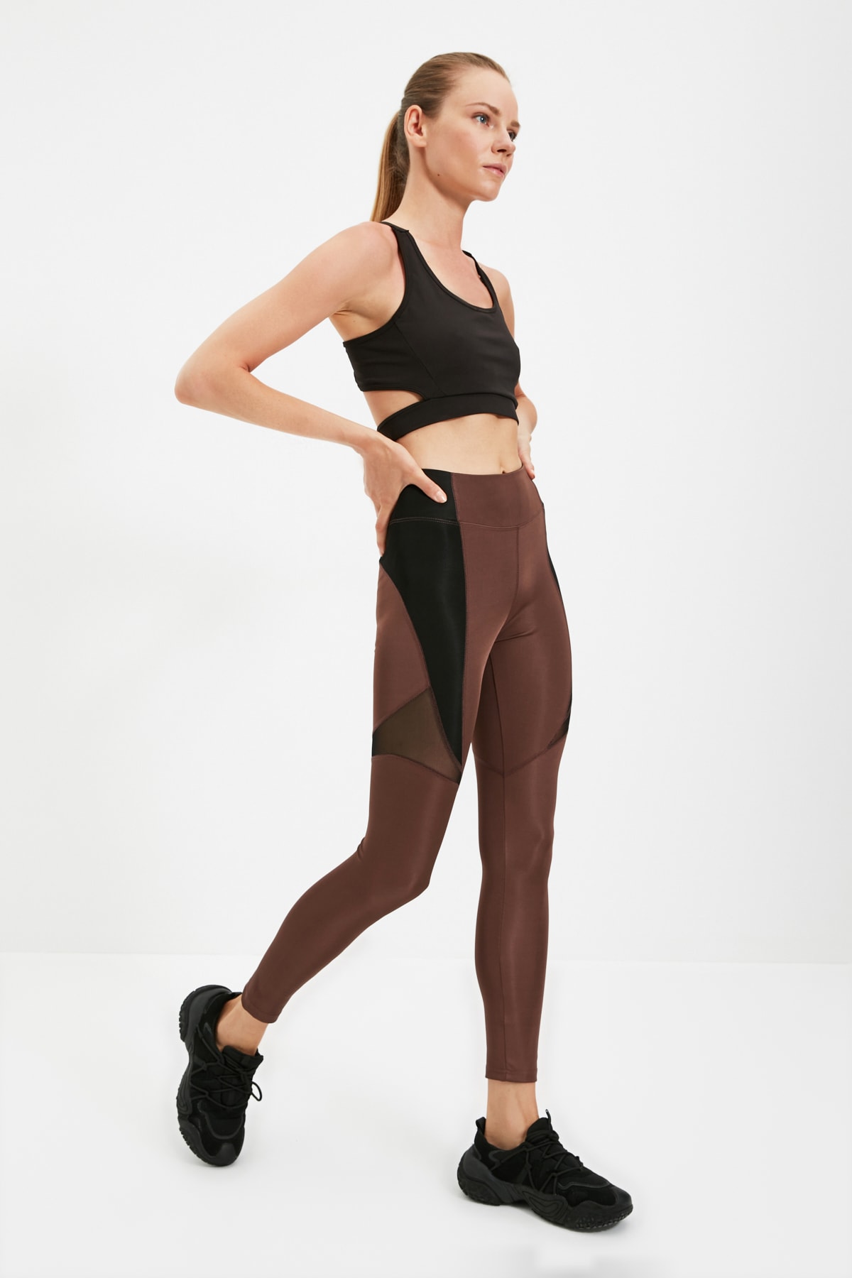 TRENDYOLMİLLA Kahverengi Tül Detaylı Spor Tayt TWOAW21TA0036