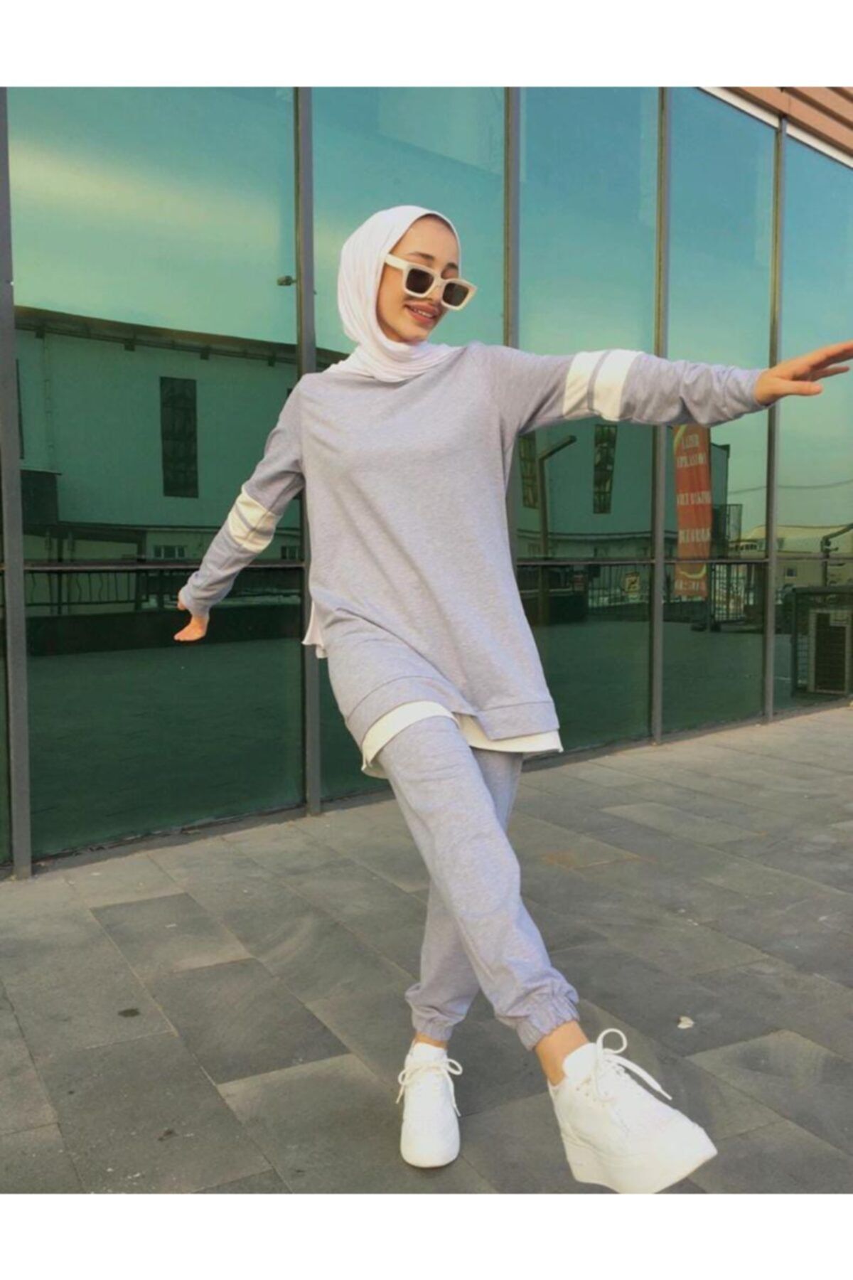 modayseli Kadın Gri Şeritli Garnili İçlik Detaylı Spor Eşofman Takımı