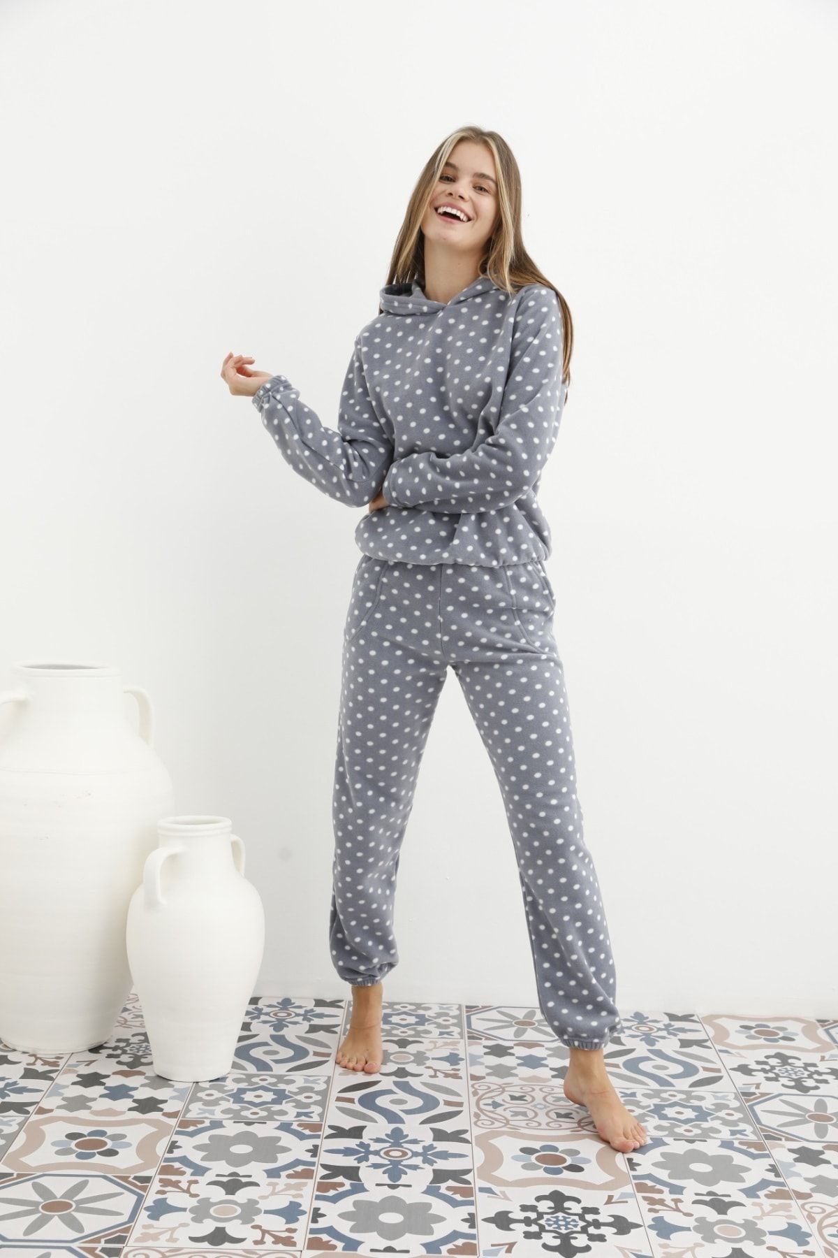 Muka Kadın Gri Puan Desenli Kapüşonlu Polar Eşofman Pijama Takımı