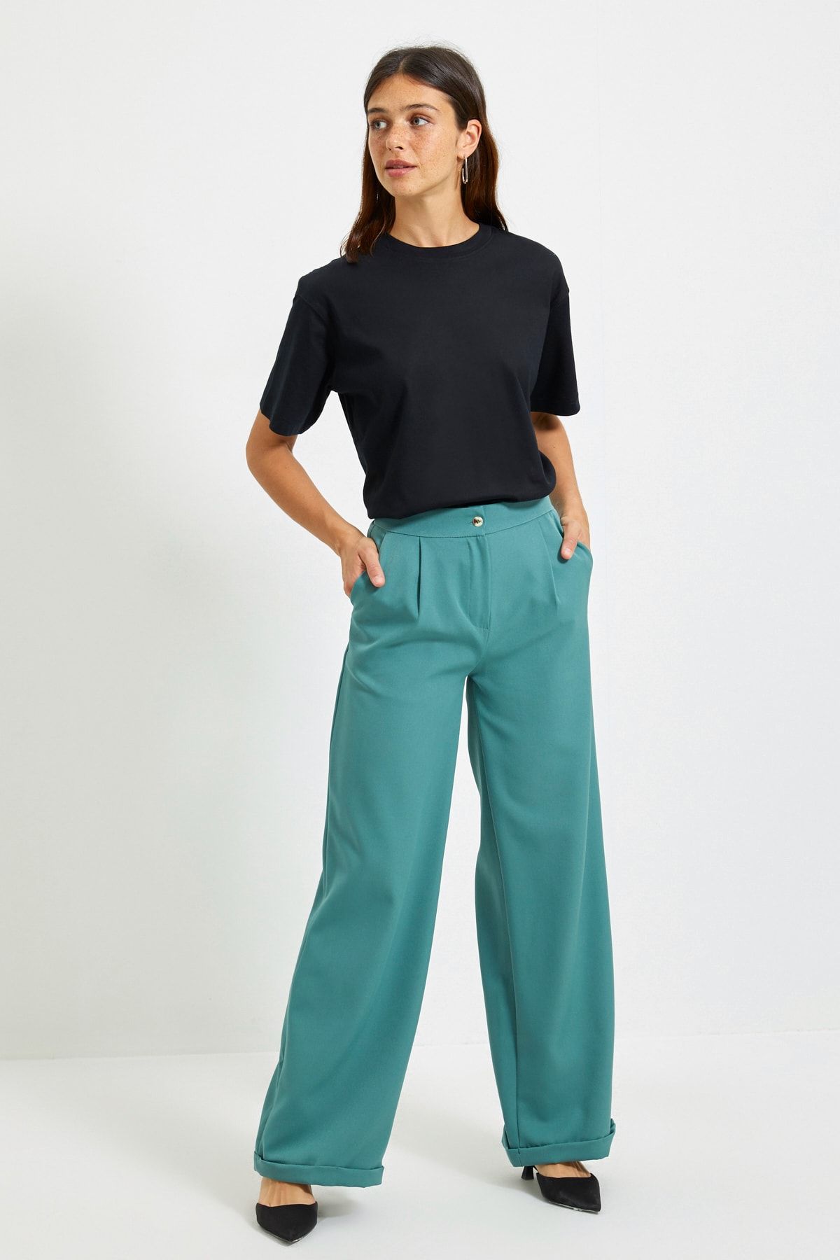 TRENDYOLMİLLA Yeşil Fermuarlı Pantolon TWOAW22PL0018