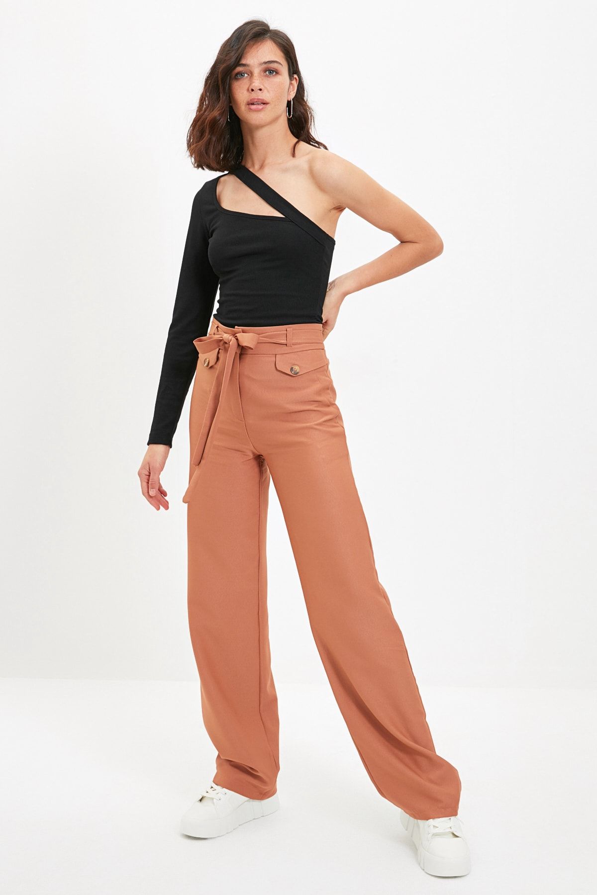 TRENDYOLMİLLA Açık Kahverengi Bağlama Detaylı Pantolon TWOAW22PL0403