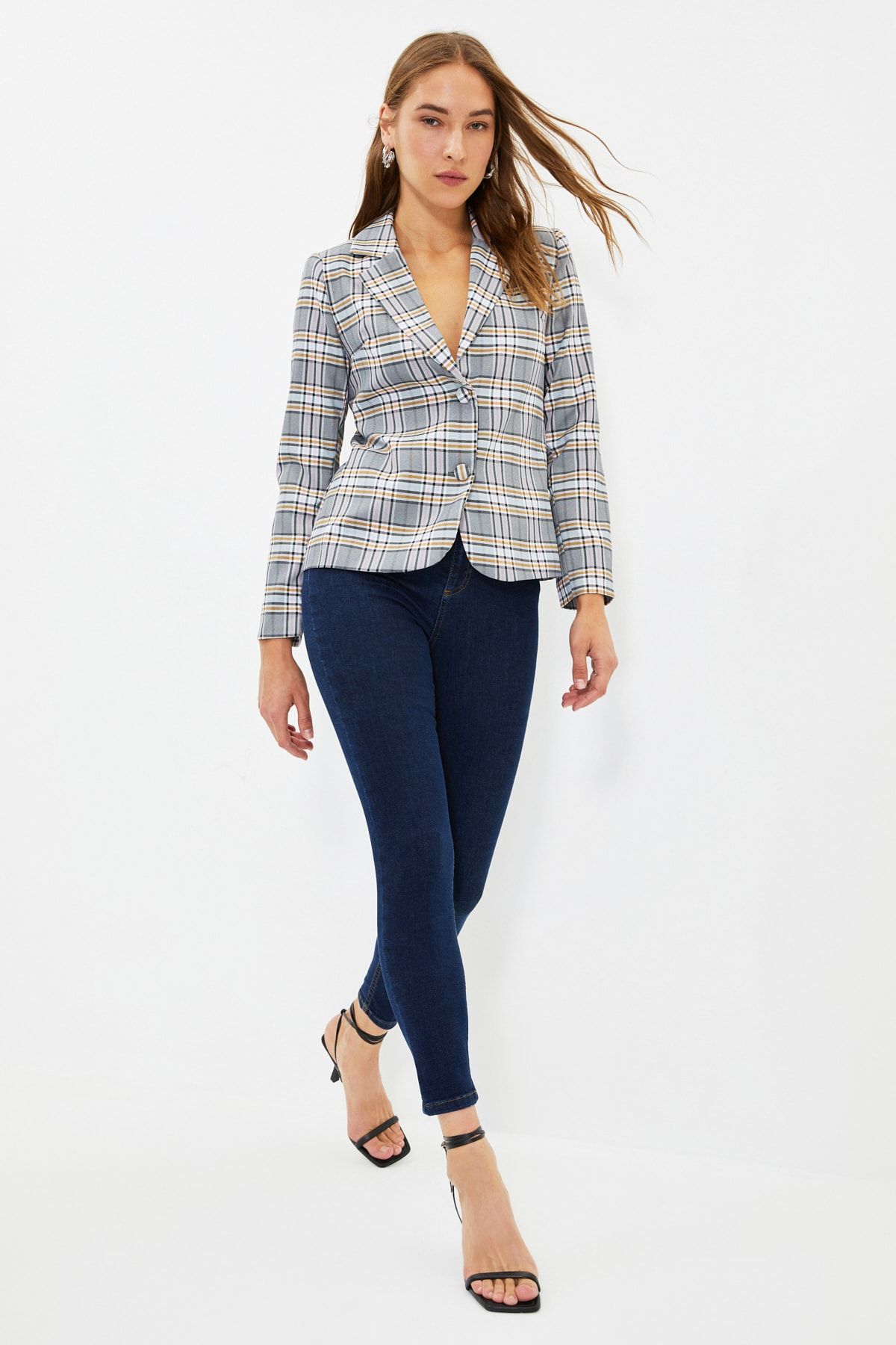 TRENDYOLMİLLA Gri Ekoseli Blazer Ceket TWOAW22CE0218