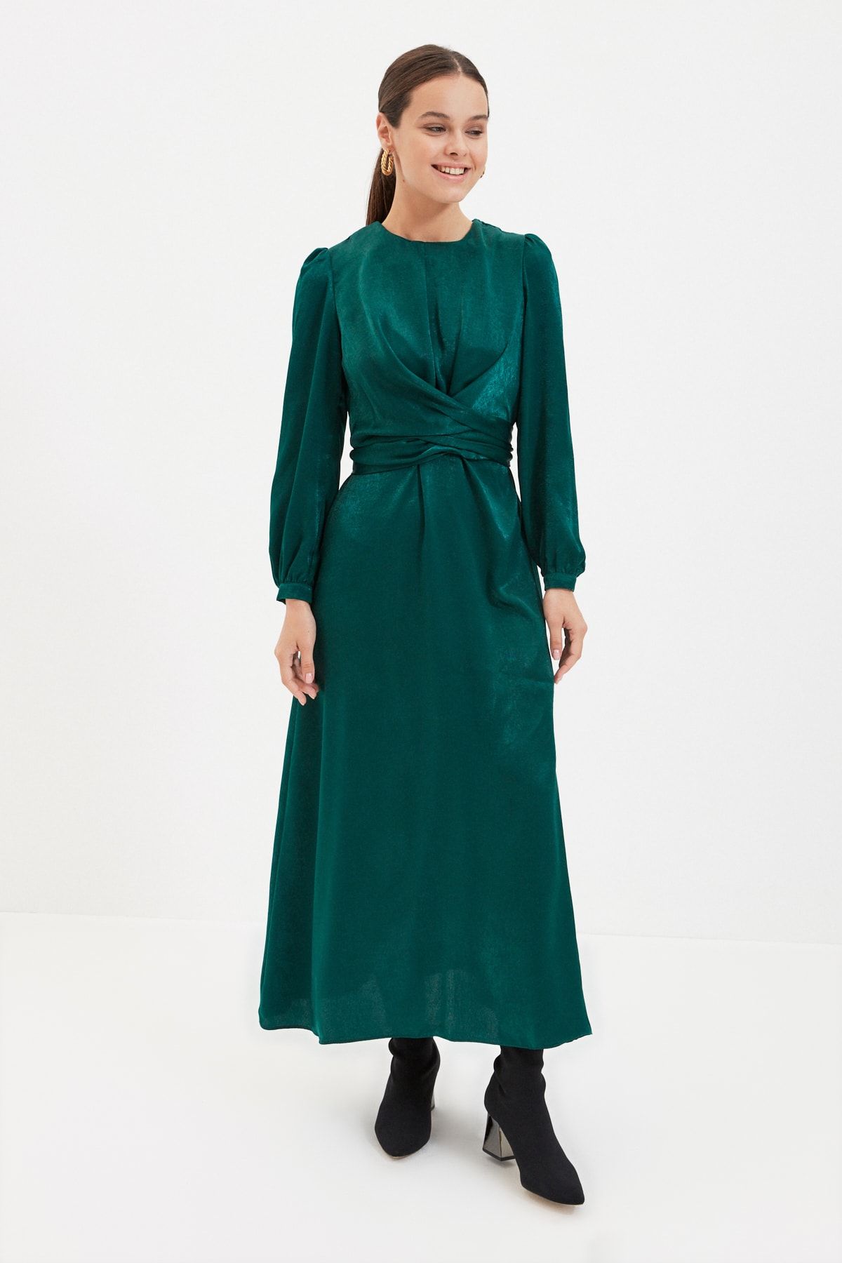 Trendyol Modest Yeşil Önü Kuşak Detaylı Bisiklet Yaka Elbise TCTAW22EB0105