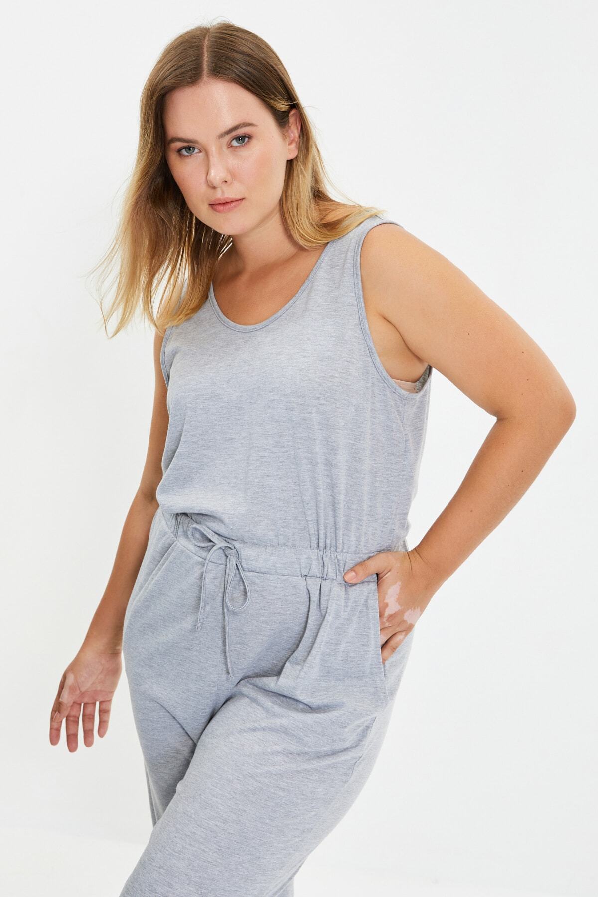 TRENDYOLMİLLA Gri Beli Lastikli Örme Tulum THMAW22TU0073