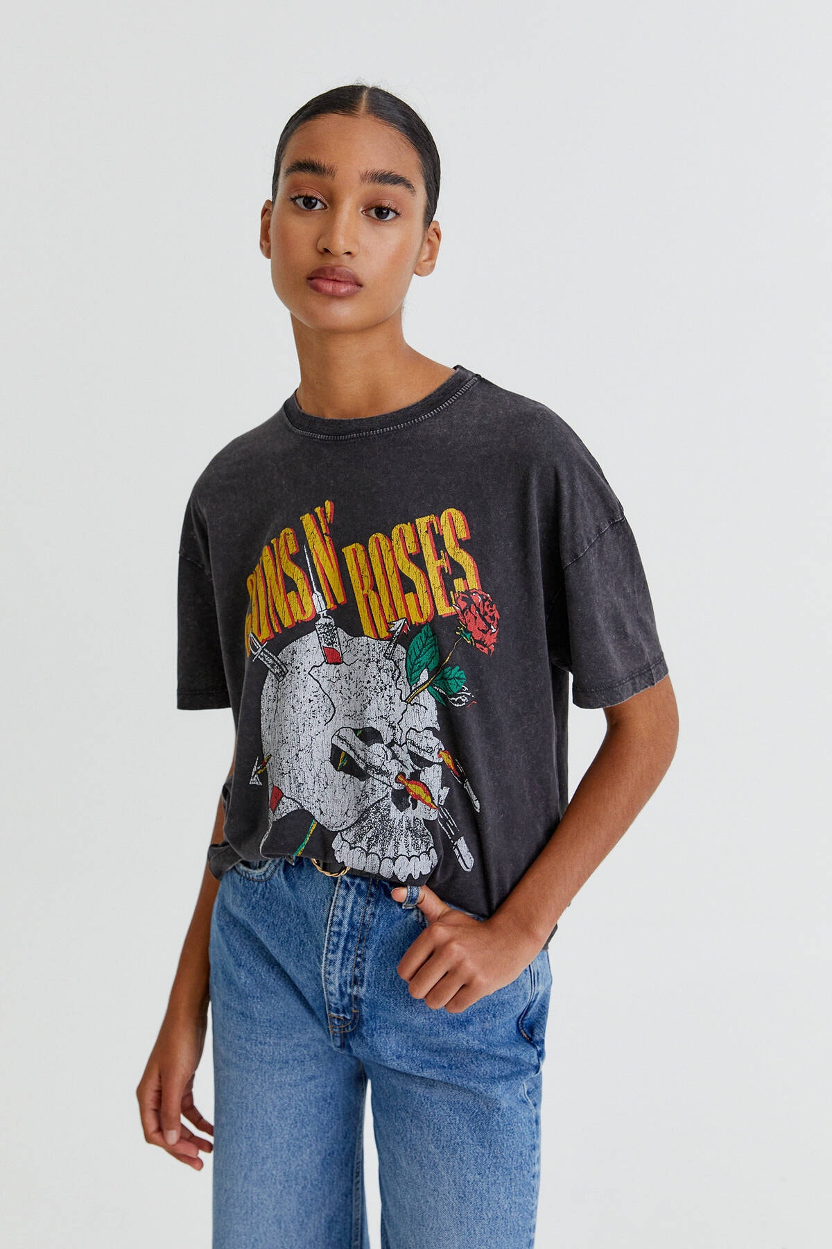 Pull & Bear Soluk Efektli Guns N’ Roses Logolu T-Shirt