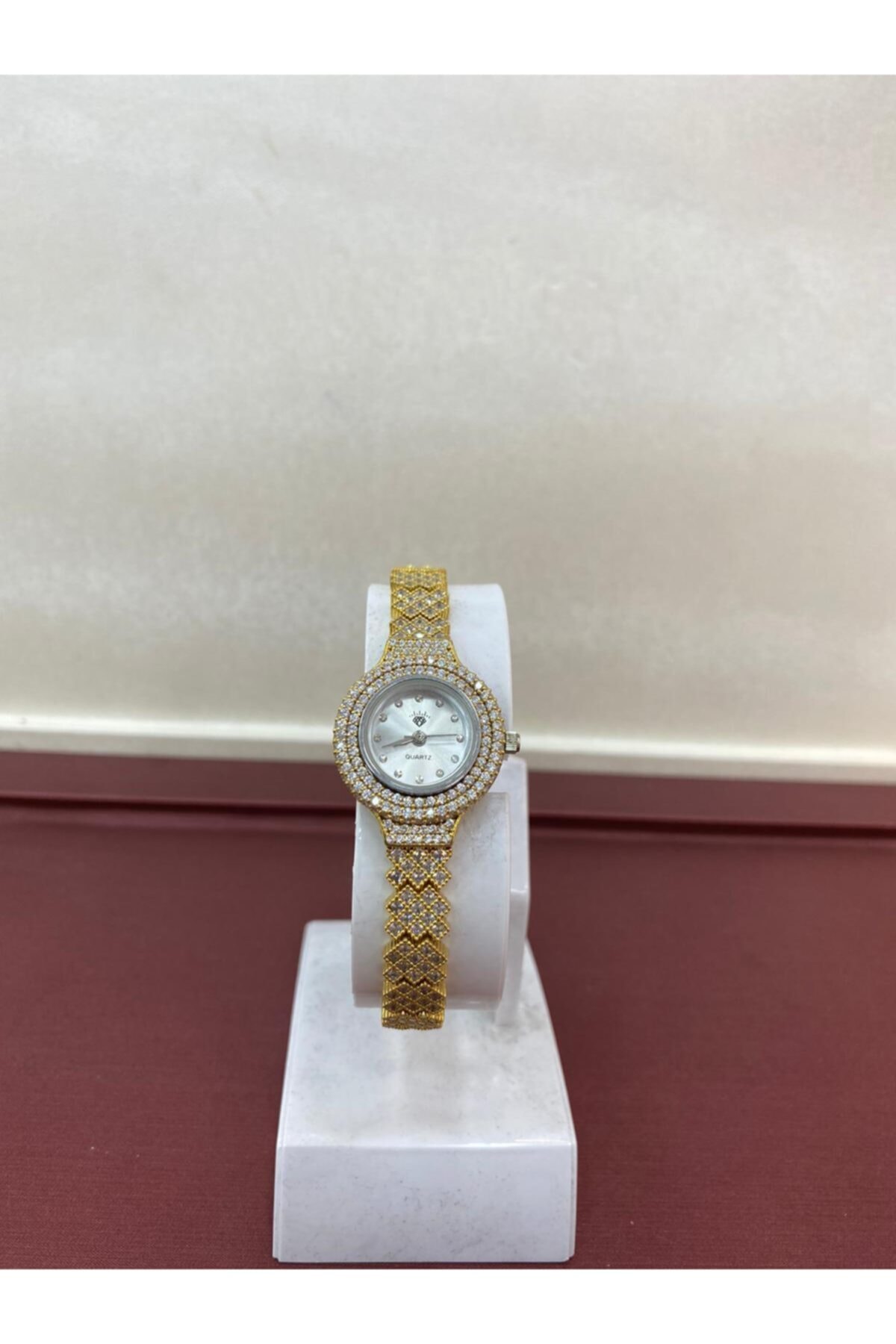 Nida Kuyumculuk ve Accessory 925 Ayar Gümüş Sarı Taşlı Saat Nds1034-490