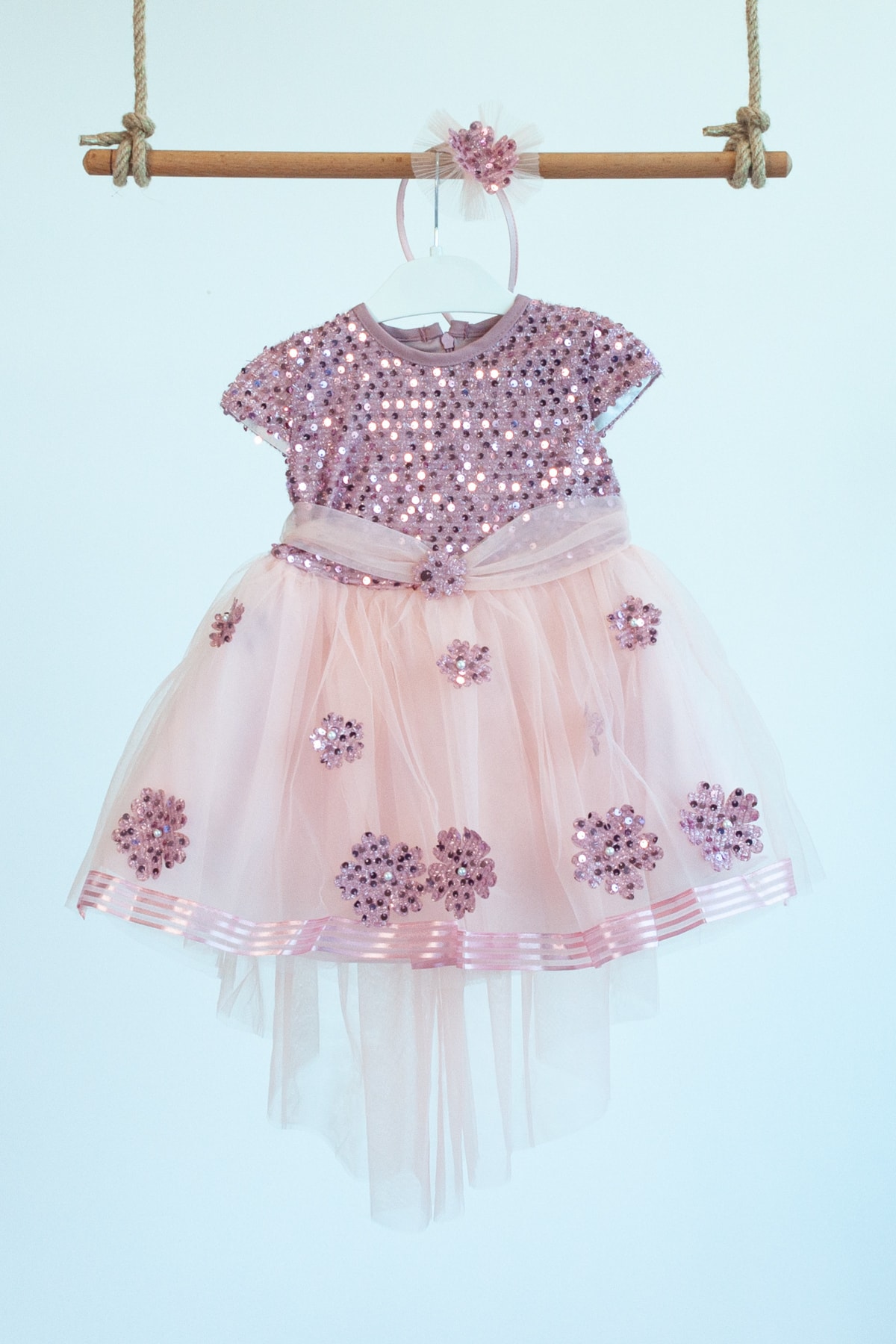 Oppland Kız Çocuk Pudra Butik Gelinlik Kostüm 1-2-3-4 Yaş Pullu Düğün Çiçekli Taçlı Kuyruklu Elbise