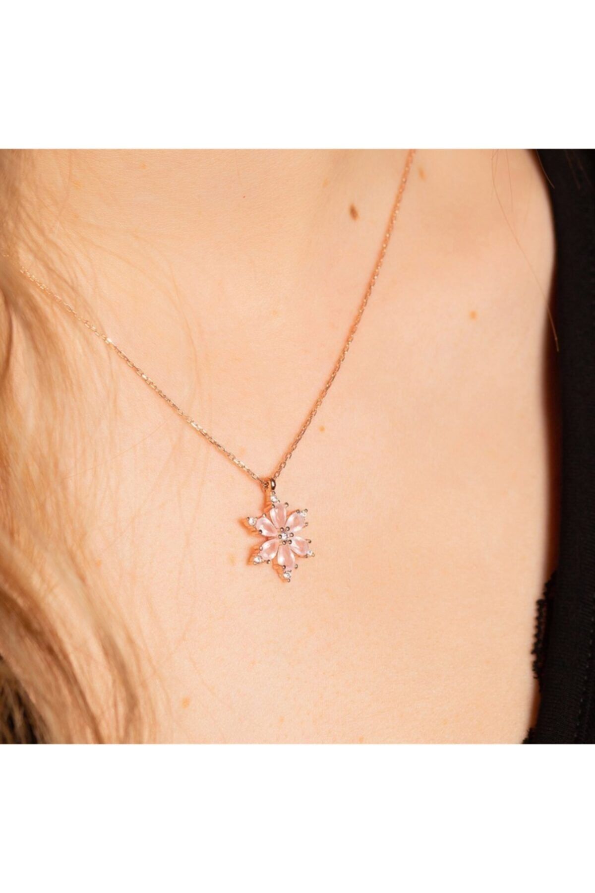 ECE TAKI Enna Pembe Lotus Çiçeği Gümüş Kolye
