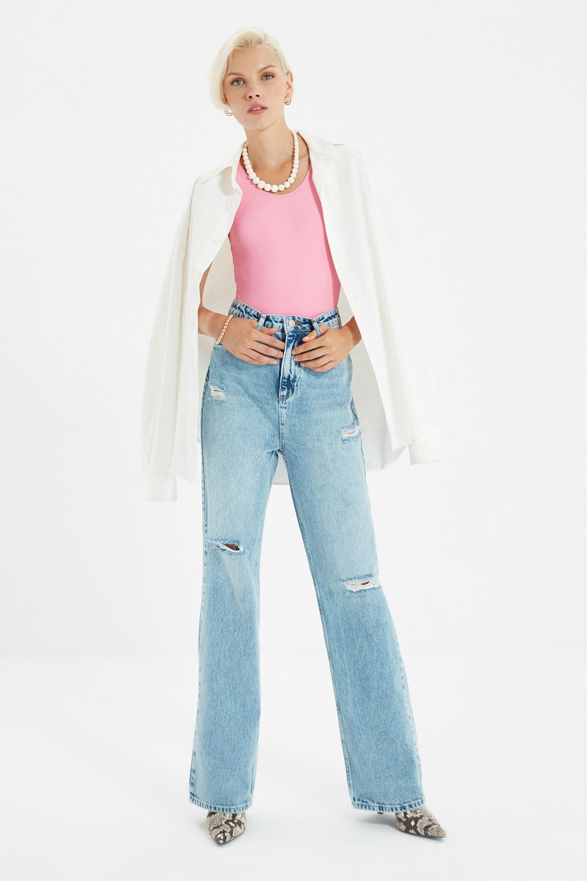 TRENDYOLMİLLA Açık Mavi Yırtık Detaylı Yüksek Bel 90's Wide Leg Jeans TWOAW22JE0385