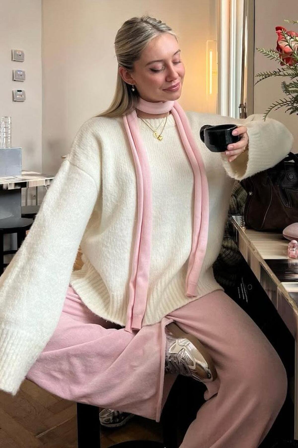 نخودی یقه گرد اورسایز Knitwear Sweater SH173