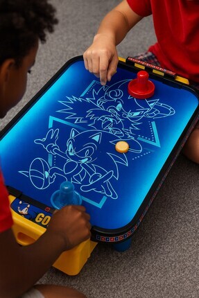 Sonic™ Işıklı Masaüstü Hava Hokeyi | 2 Kişilik Neon Işıklı Eğlence | 49 cm Oyun Seti Image 0