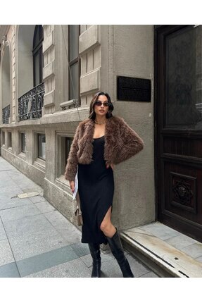 Tüy Dökmeyen Moda Kadın Kürk Crop Mont – Kısa ve Şık Duruşlu Ceket Image 4