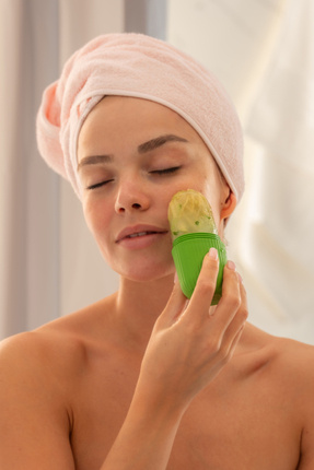 YENİ Buz Küpü Yüz, Gözler ve Boyun Masajı Cilt Bakımı, Göz Torbalarını Giderme Silikon Buz Kalıbı Image 4