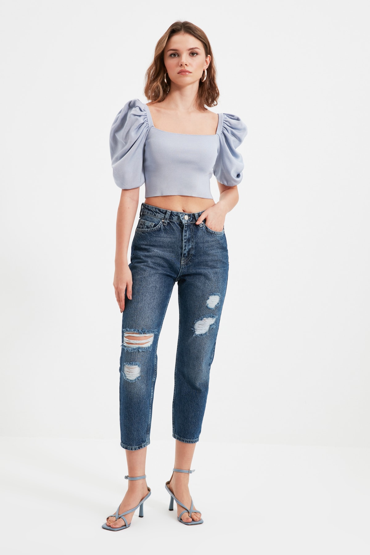 TRENDYOLMİLLA Indigo Petite Yırtık Detaylı Yüksek Bel Mom Jeans TWOAW22JE0535