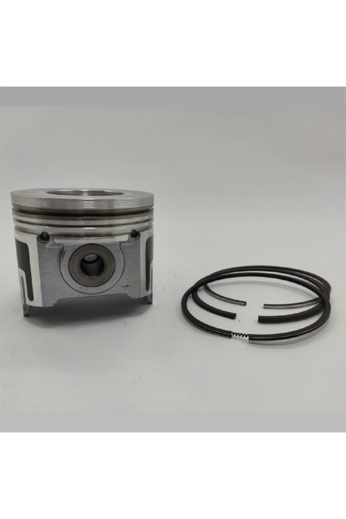 MOTOKENT Piston + Segman Seti (std-çap:83.00 Mm):kubota/d1503-dı/v2003-dı