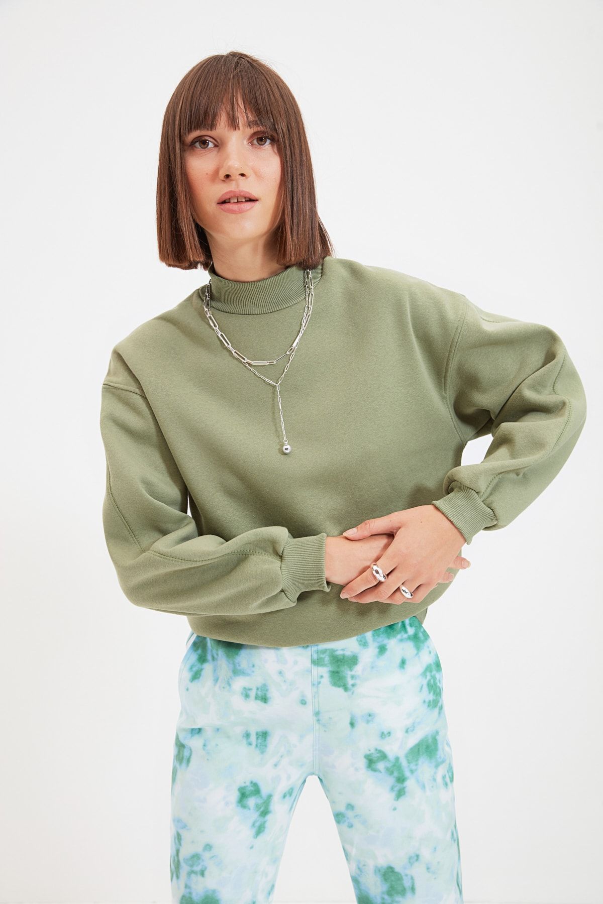 TRENDYOLMİLLA Haki Dik Yaka Loose Örme Şardonlu Sweatshirt TWOAW20SW0584