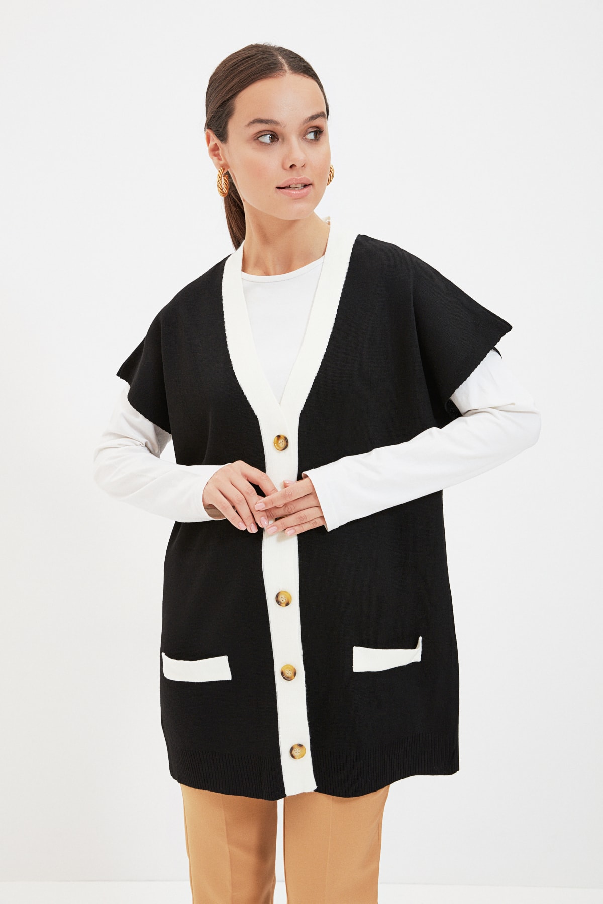 Trendyol Modest Siyah V Yaka Uzun Triko Süveter TCTAW22UV0019