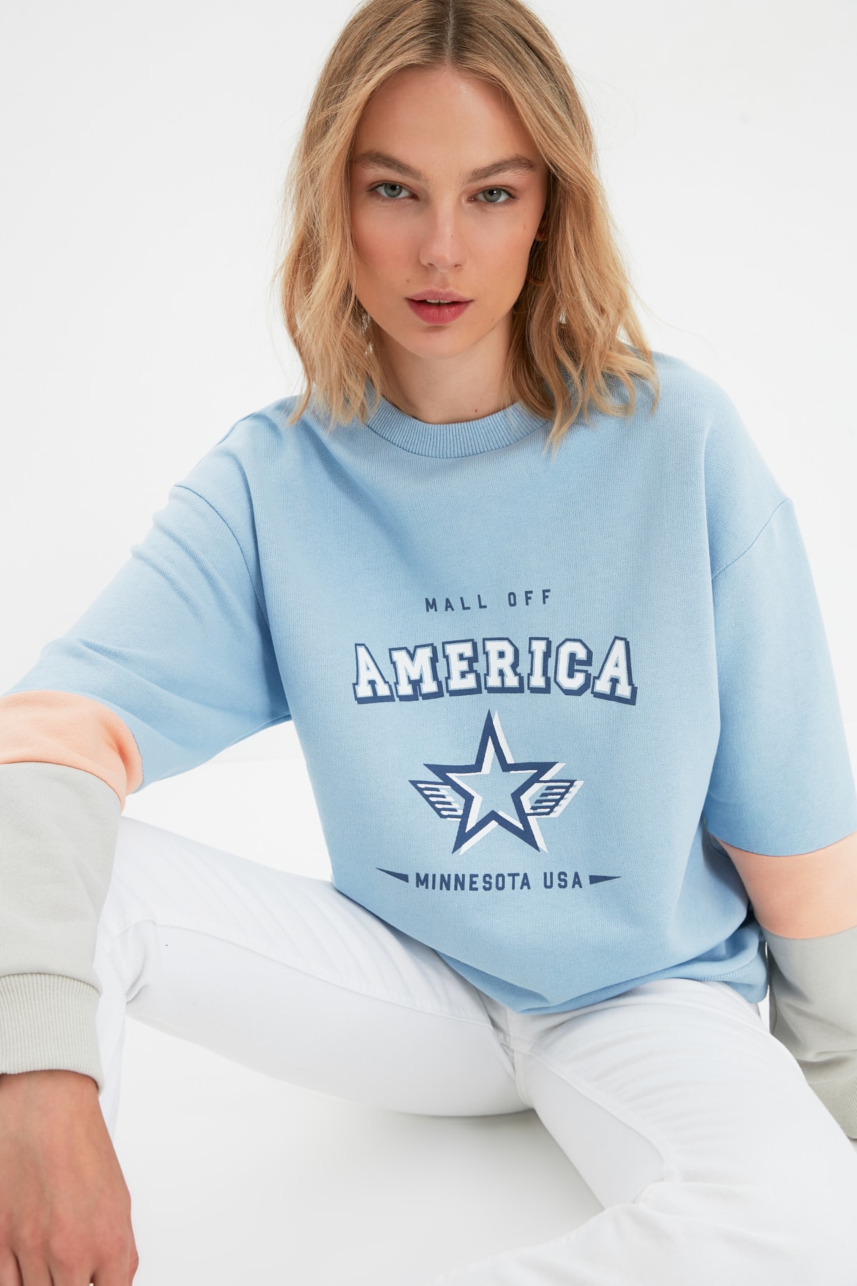 TRENDYOLMİLLA Açık Mavi Baskılı Tall Örme İnce Sweatshirt TWOAW22SW1053