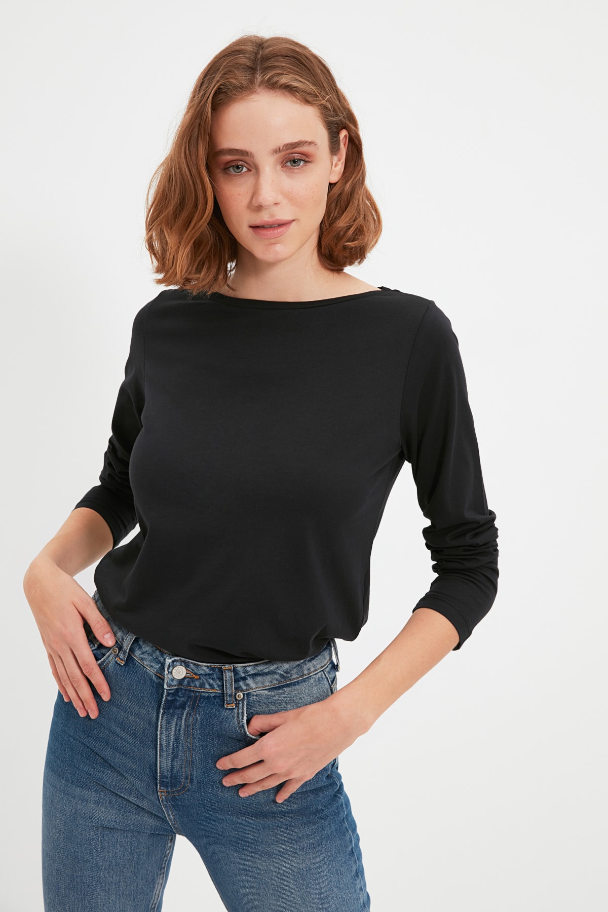 TRENDYOLMİLLA Siyah %100 Organik Pamuk Kayık Yaka Truvakar Kol Basic Örme T-Shirt TWOAW22TS0071