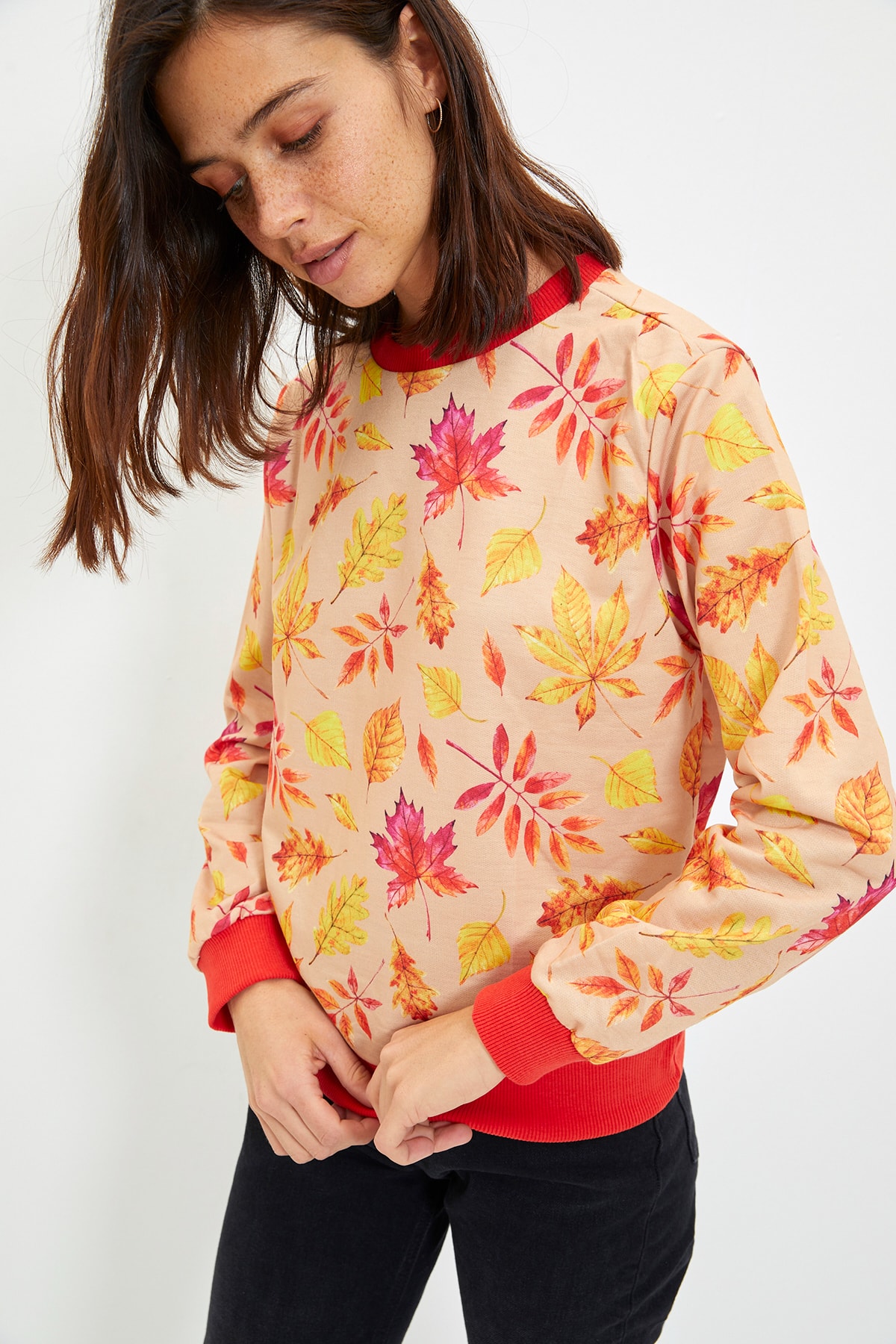 TRENDYOLMİLLA Kahverengi Baskılı Örme İnce Sweatshirt TWOAW22SW0904