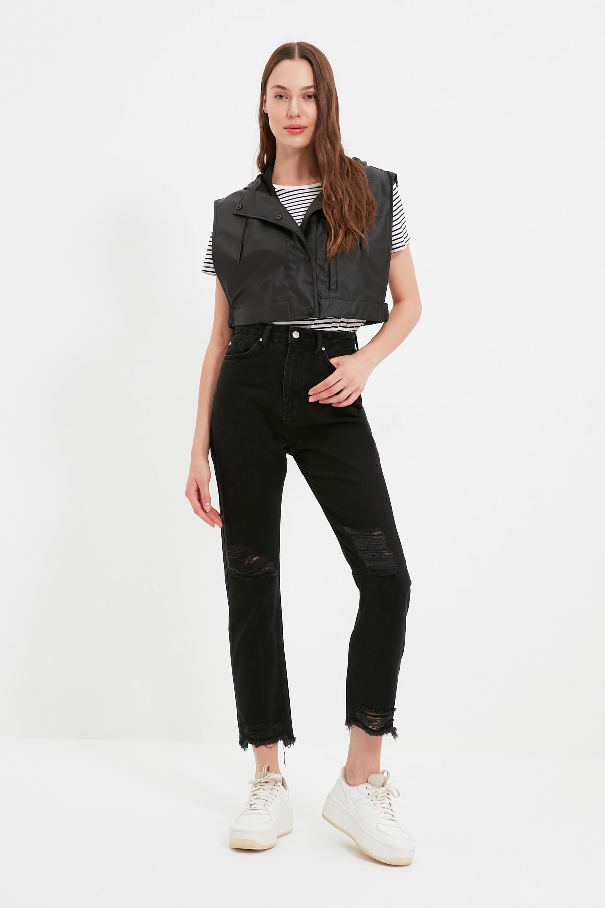 TRENDYOLMİLLA Siyah Tall Yüksek Bel Straight Jeans TWOAW22JE0641