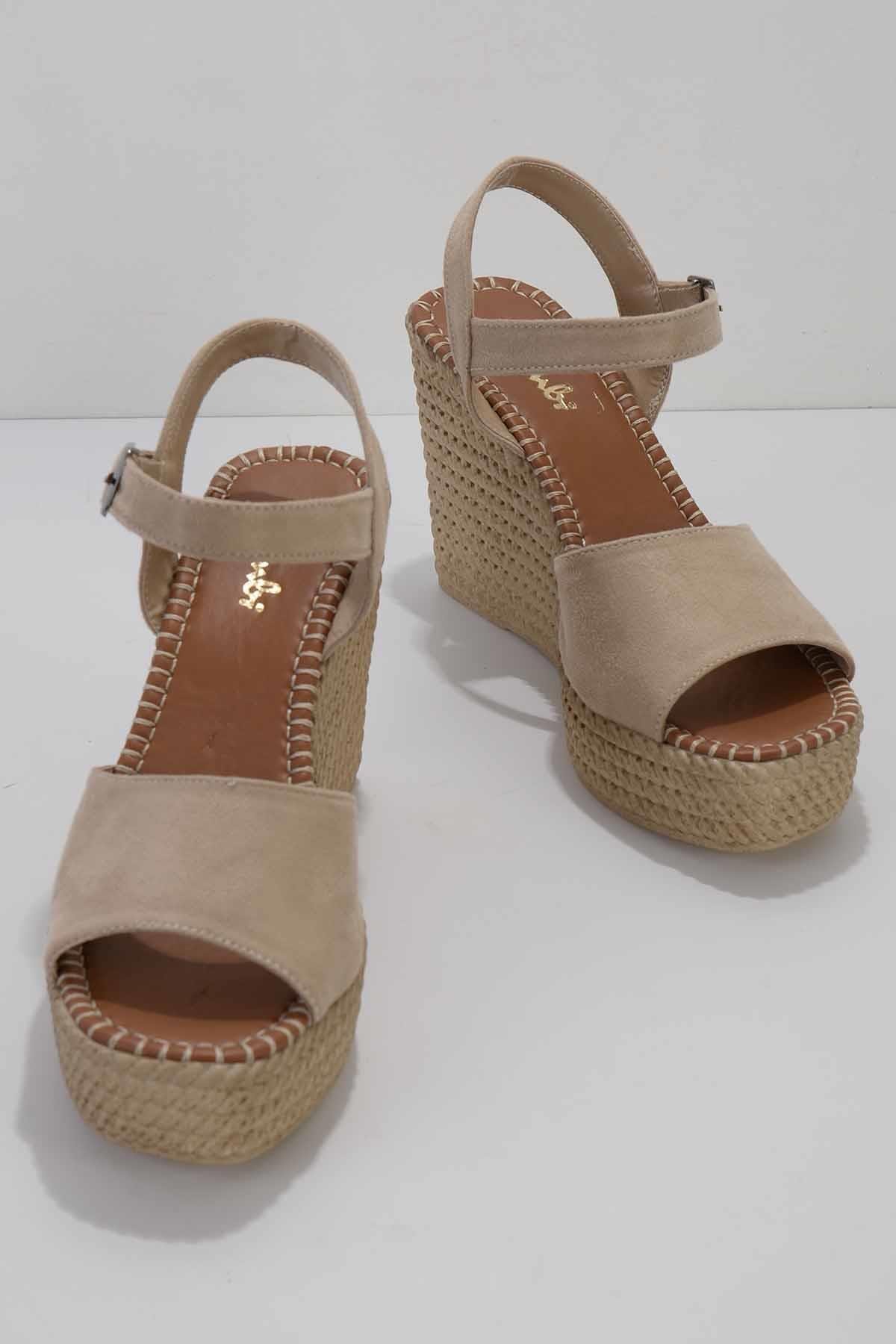Bambi Kadın Bej Süet Dolgu Topuklu Ayakkabı K05688020065